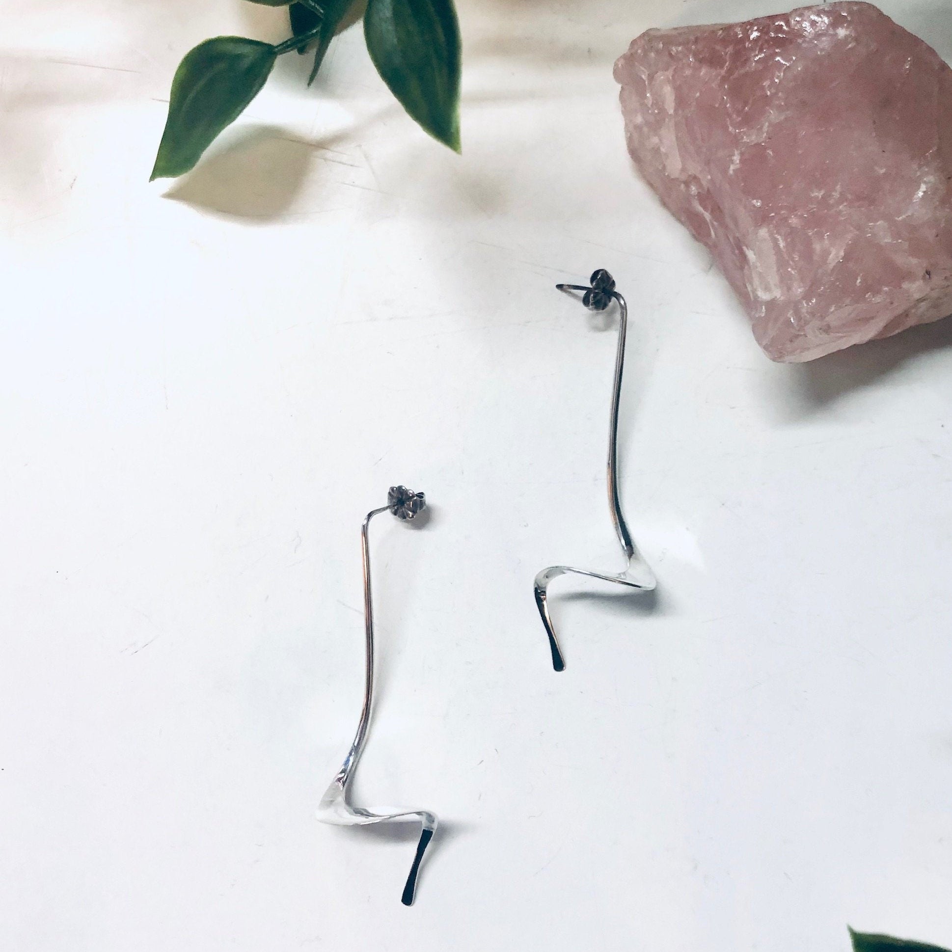 Vintage Earrings, Silver Earrings, Swirl Earrings, Vintage Jewelry, Minimalist Jewelry, Valentines Day Gift, Gift for Minimalist, Sleek
