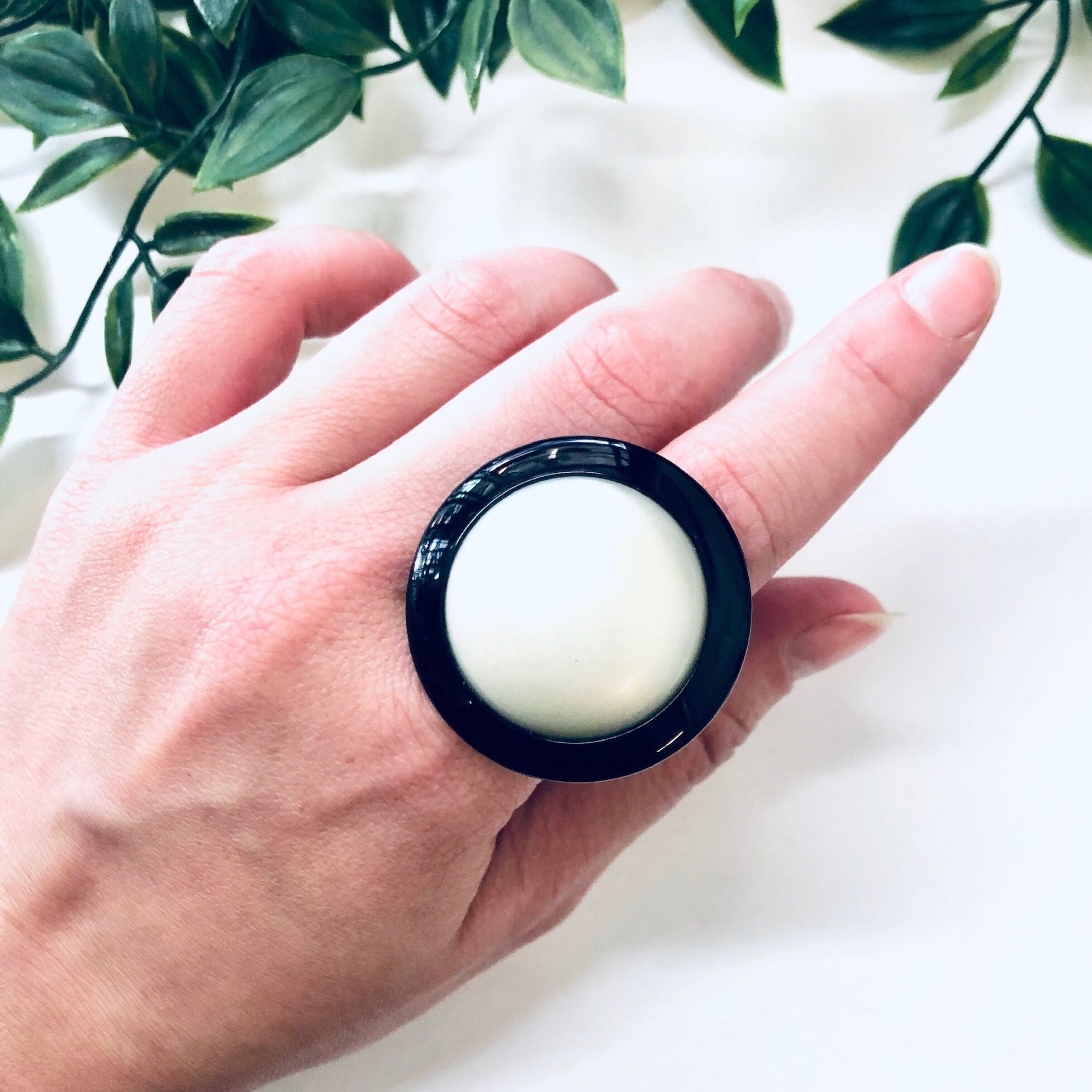 Vintage Ring, Button Ring, Black and White, Statement Jewelry, Large Ring, Adjustable Ring, Costume Jewelry, Vintage Jewelry, Cocktail Ring