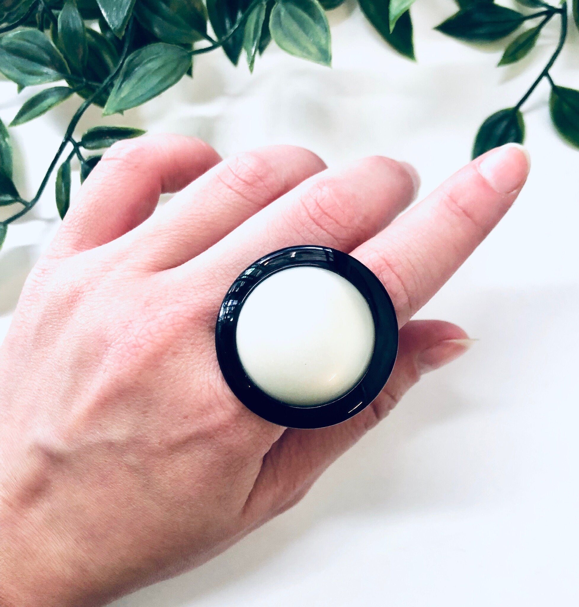 Vintage Ring, Button Ring, Black and White, Statement Jewelry, Large Ring, Adjustable Ring, Costume Jewelry, Vintage Jewelry, Cocktail Ring
