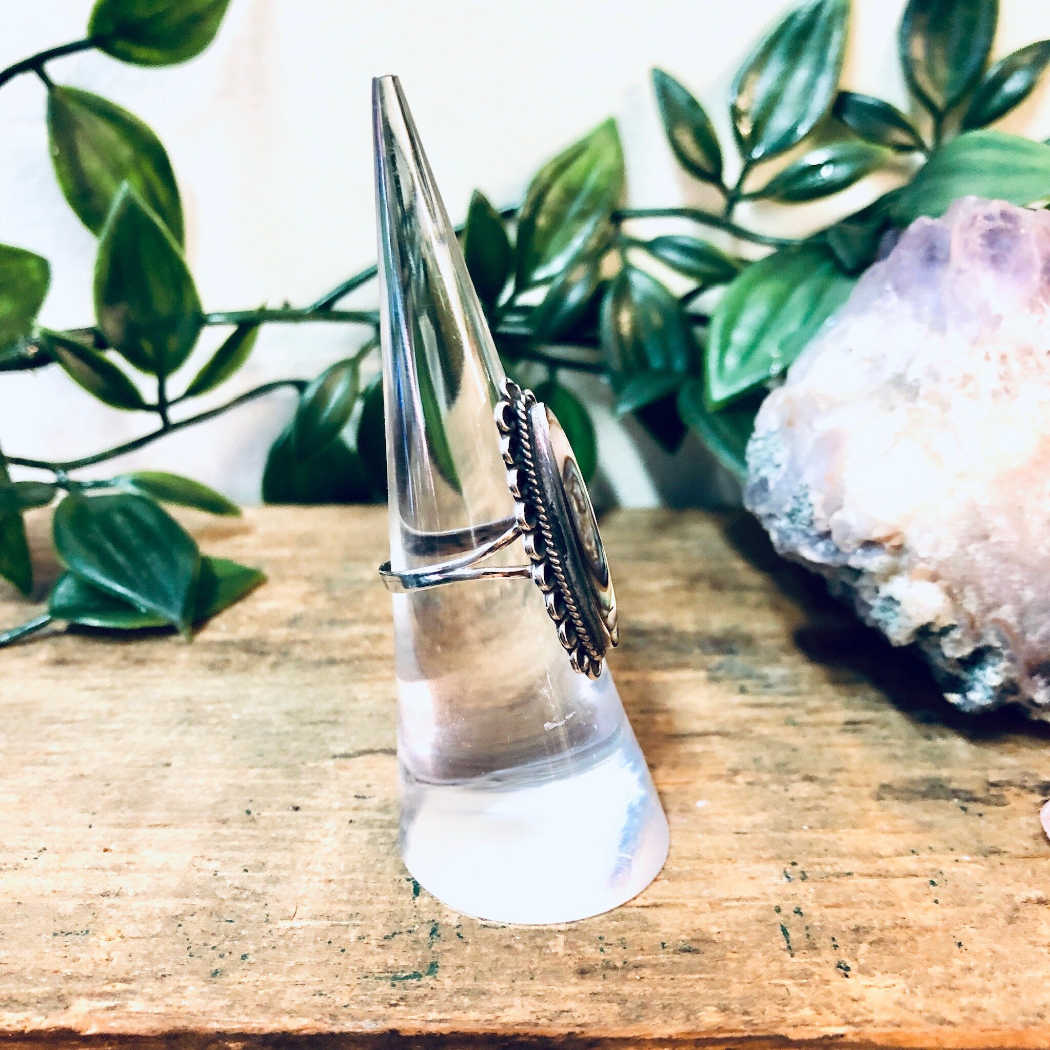 Vintage Silver Ring, Abalone Ring, Vintage Jewelry, Small Ring, Skinny Band Ring, Shell Ring, Shell Jewelry, Valentines Day Gift, 925