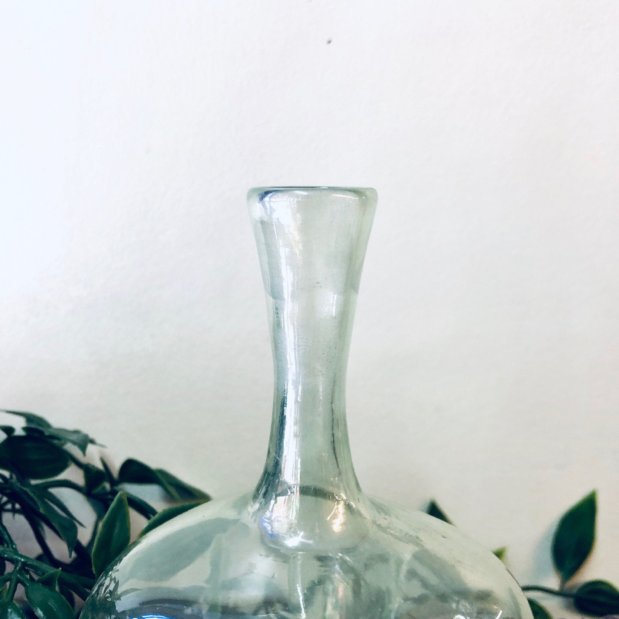 Small Green Vase, Vintage Vase, Light Green Vase, Unique Shapes, Vintage Home Decor, Floral Arrangement, Small Vase, Centerpiece, Mantle