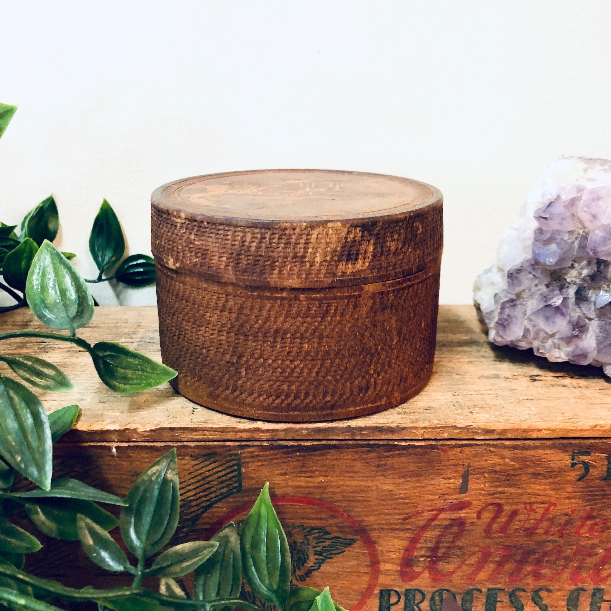 Wood Carved Box, Wood Carving, Jewelry Box, Trinket Box, Stash Box, Vintage Box, Wooden Home Decor, Valentines Day Gift, Unique Decor, Wood