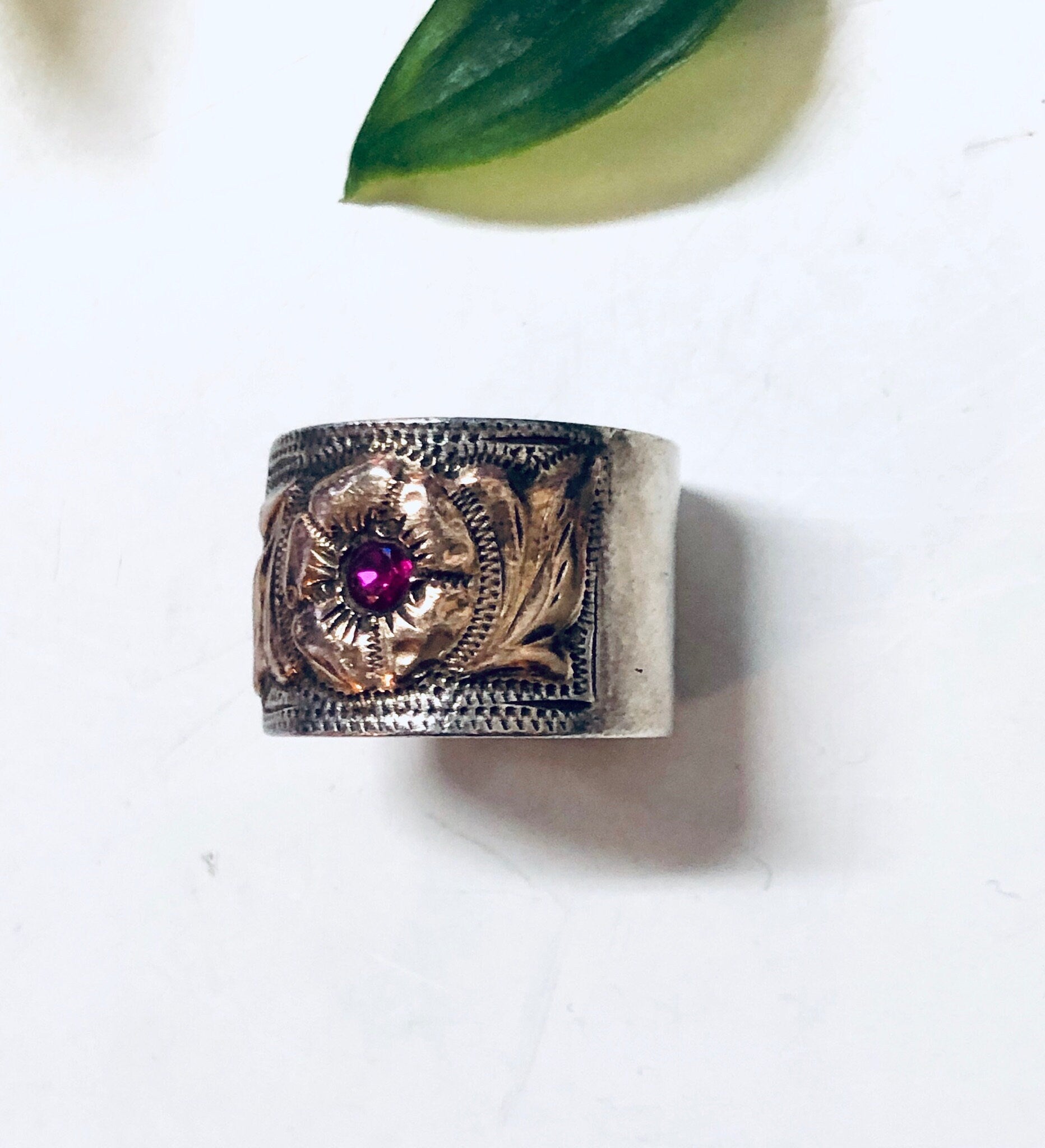 Vintage Silver Ring, Flower Design, Red Stone, Ruby Ring, Floral Design, Thick Band, Band Ring, Vintage Jewelry, July Birthstone, Rose Gold