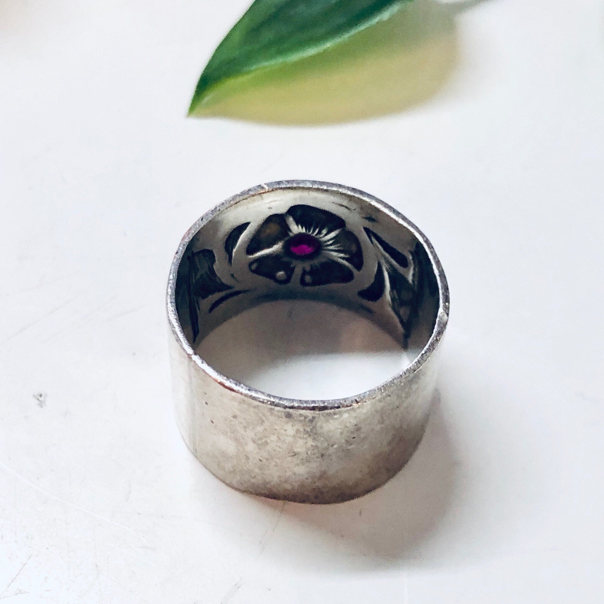 Vintage Silver Ring, Flower Design, Red Stone, Ruby Ring, Floral Design, Thick Band, Band Ring, Vintage Jewelry, July Birthstone, Rose Gold