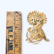 Vintage Lion Brooch, Gold Toned Brooch, Vintage Jewelry, Vintage Pin, Lion Jewelry, Animal Brooch, Green Gemstones, Unique Jewelry, Gold