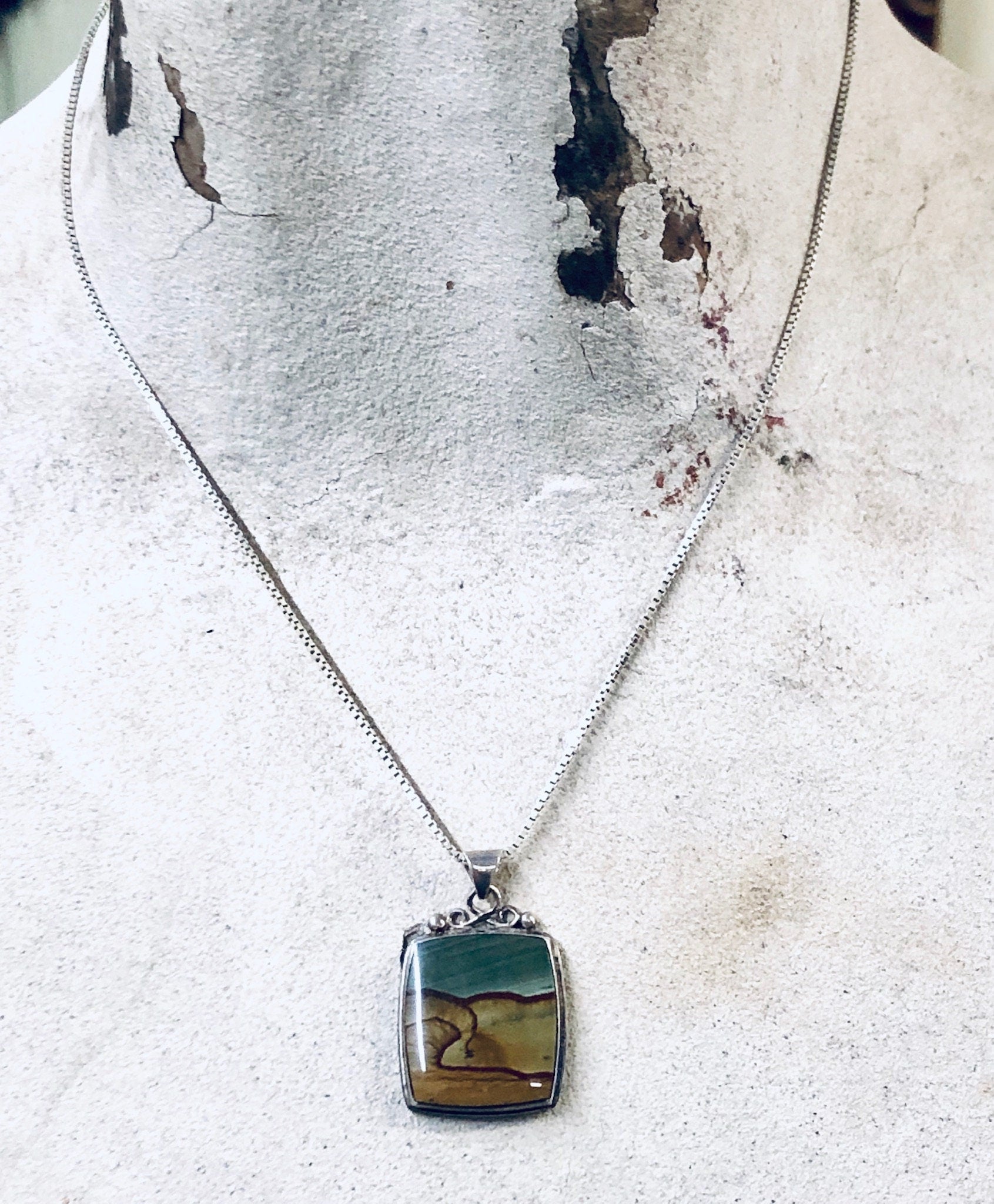Vintage Necklace, Pendant on Chain, Silver Pendant, Silver Box Chain, Vintage Jewelry, Green Pendant, Brown Jewelry, Unique Jewelry, Simple