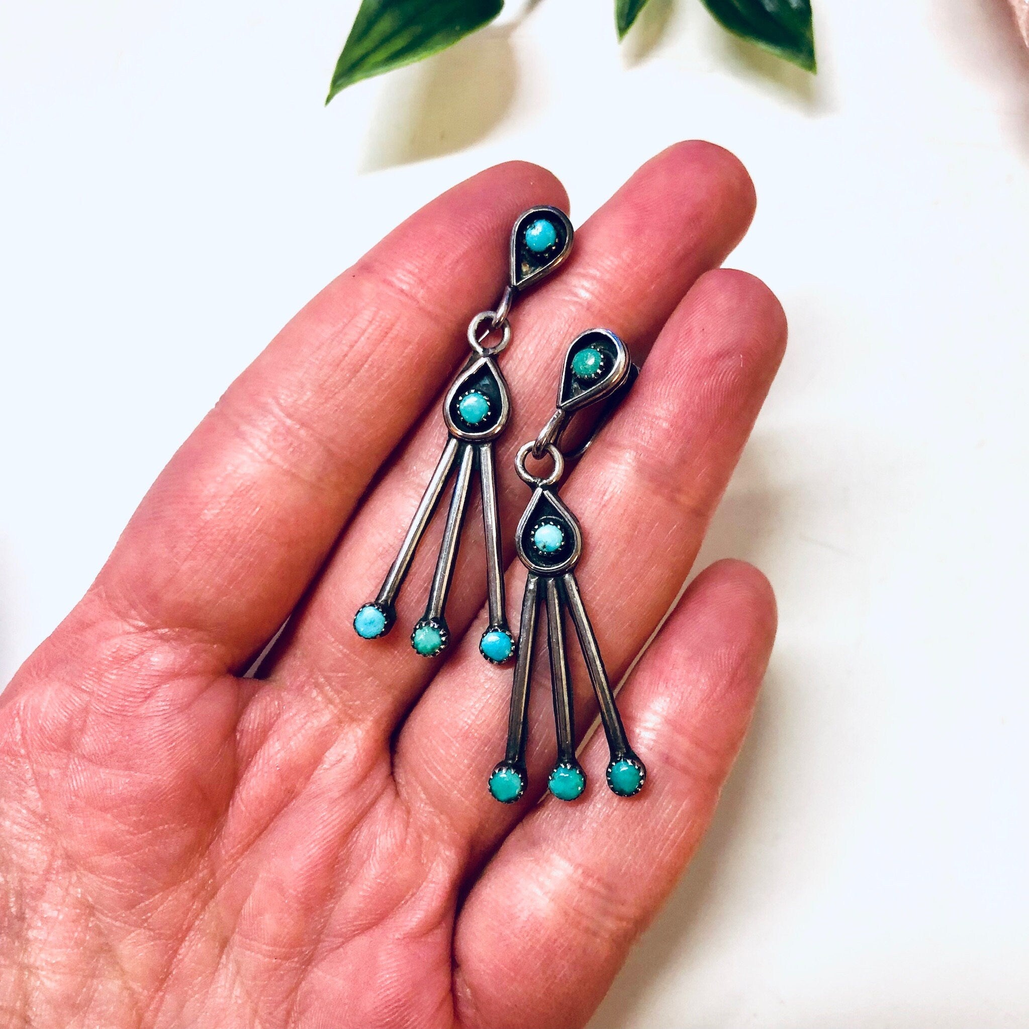 Vintage Earrings, Screw Back Earrings, Silver Earrings, Turquoise Jewelry, Vintage Jewelry, Valentines Day Gift, Unique Jewelry, Blue Stones