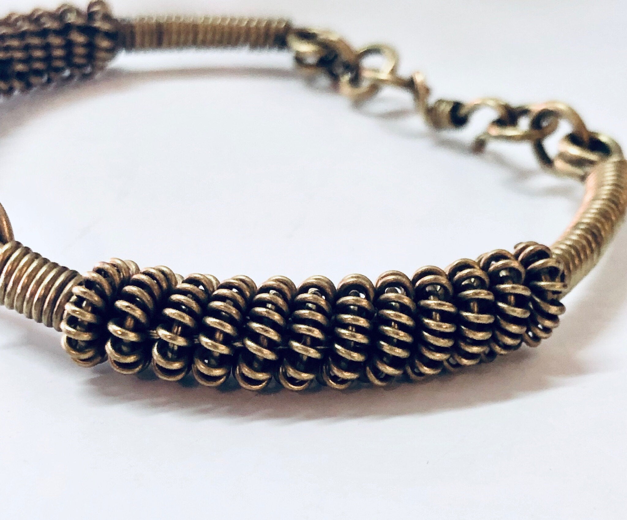Vintage Bracelet, Unique Jewelry, Brass Bracelet, Gold Toned Jewelry, Knot Design, Small bracelet, Vintage Jewelry, Wire Bracelet, Bangle