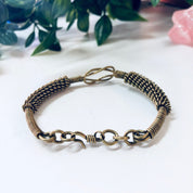 Vintage Bracelet, Unique Jewelry, Brass Bracelet, Gold Toned Jewelry, Knot Design, Small bracelet, Vintage Jewelry, Wire Bracelet, Bangle