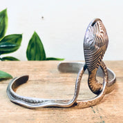 Vintage Snake Bracelet, Snake Cuff, Costume Jewelry, Vintage Jewelry, Boho Style Jewelry, Bohemian Style, Valentines Day Gift, Silver Toned