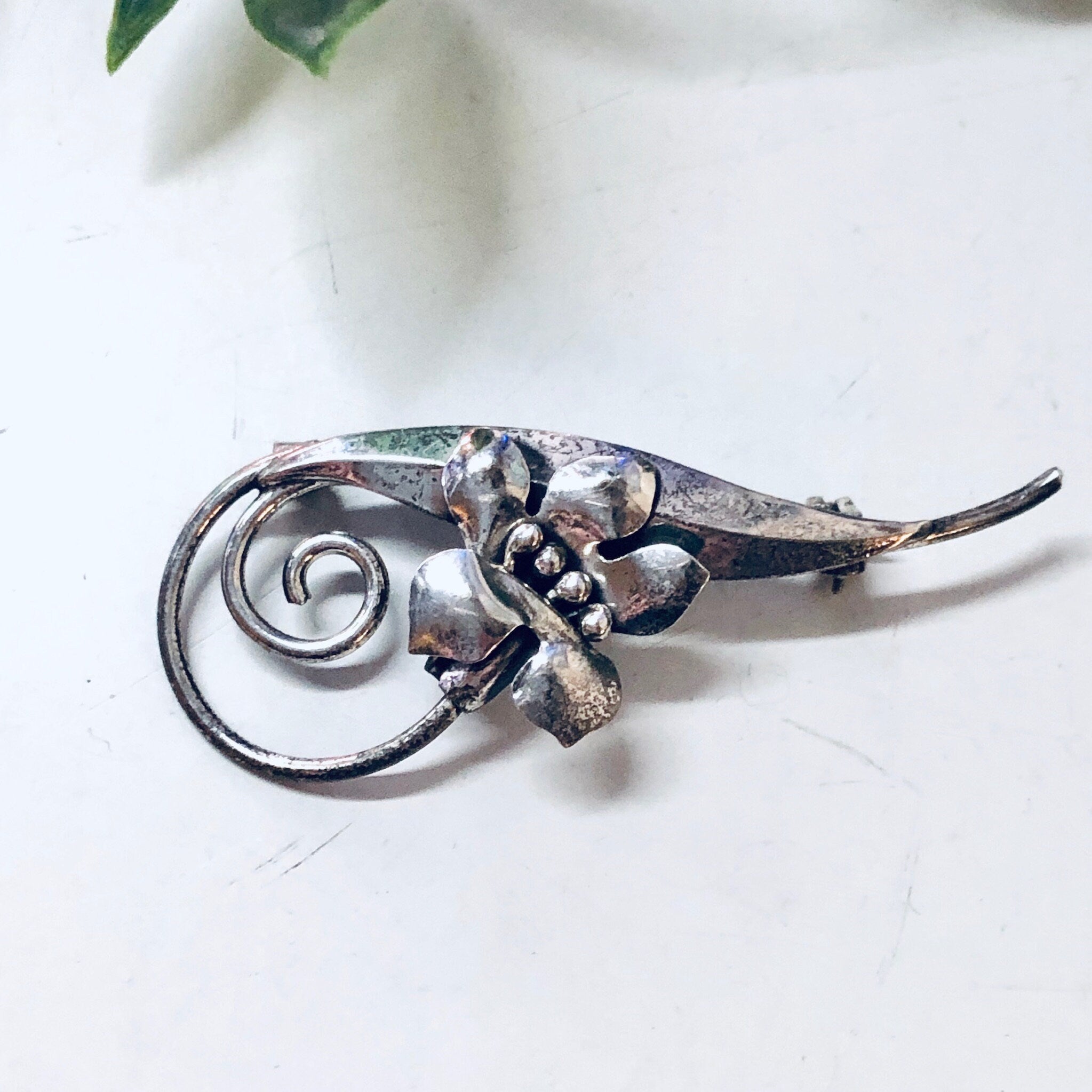 Vintage Flower Brooch, Floral Pin, Vintage Brooch, Flowers, Swirl Brooch, Valentines Day Gift, Gift for Mom, Unique Jewelry, Cut out Brooch