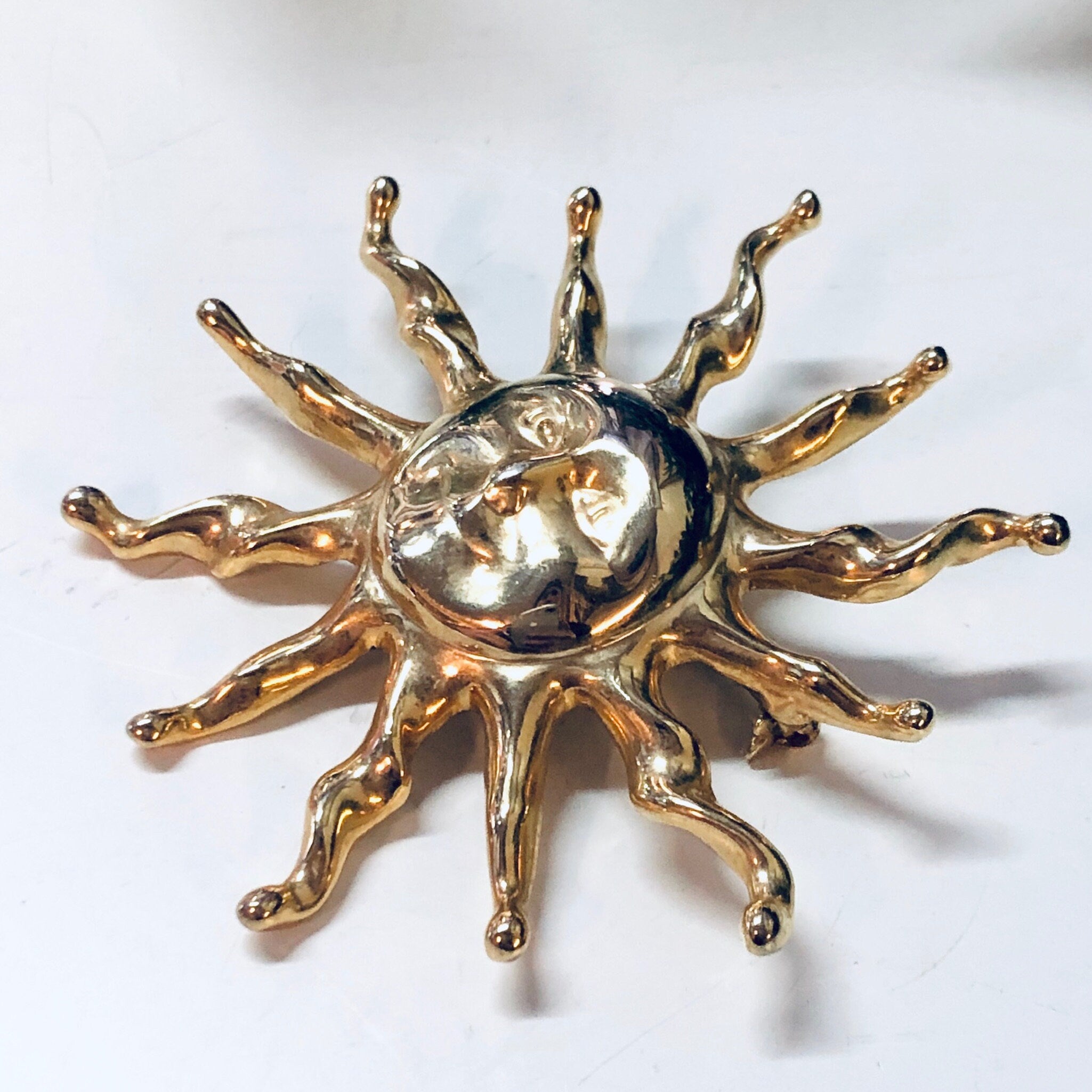 Vintage Brooch, Sun Brooch, Smiling Sun Pin, Gold Toned Brooch, Vintage Jewelry, Sun Jewelry, Gold Sun, Large Pin, Unique Jewelry, Sun Face