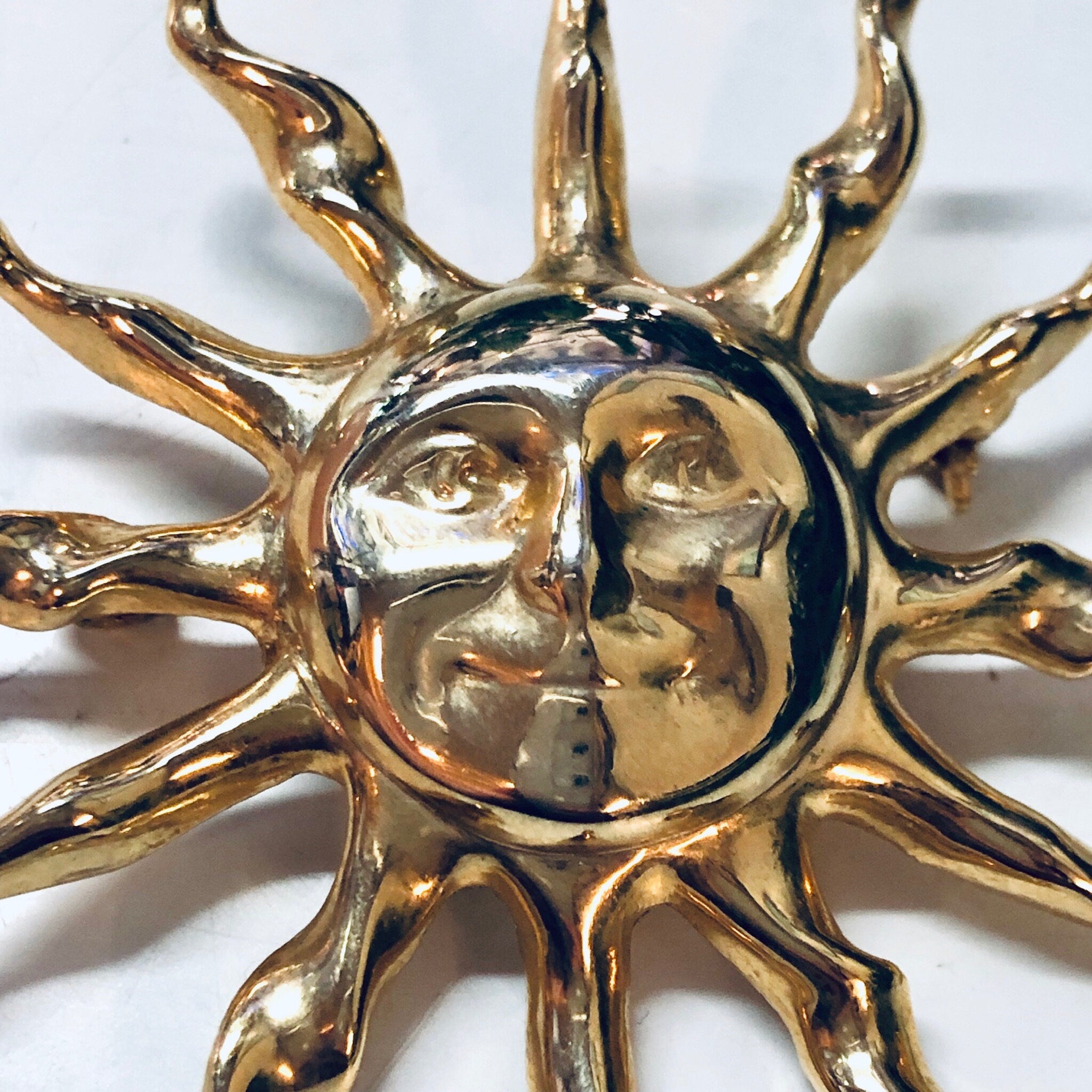 Vintage Brooch, Sun Brooch, Smiling Sun Pin, Gold Toned Brooch, Vintage Jewelry, Sun Jewelry, Gold Sun, Large Pin, Unique Jewelry, Sun Face