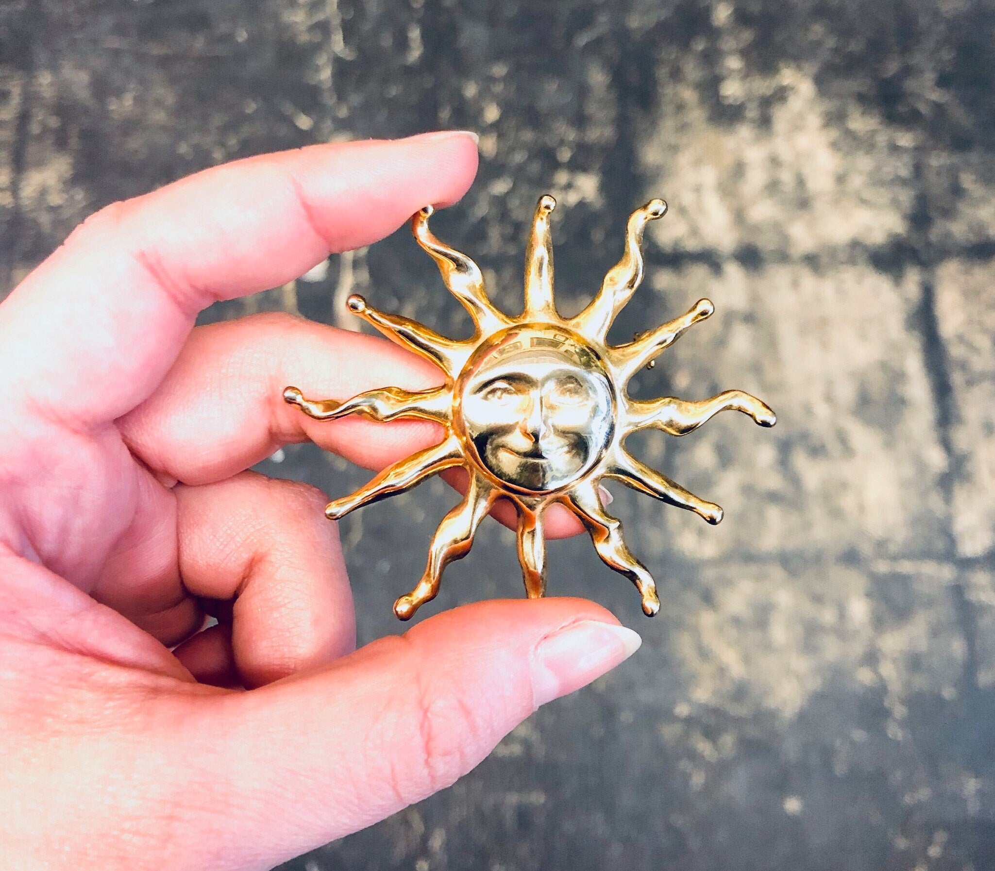 Vintage Brooch, Sun Brooch, Smiling Sun Pin, Gold Toned Brooch, Vintage Jewelry, Sun Jewelry, Gold Sun, Large Pin, Unique Jewelry, Sun Face
