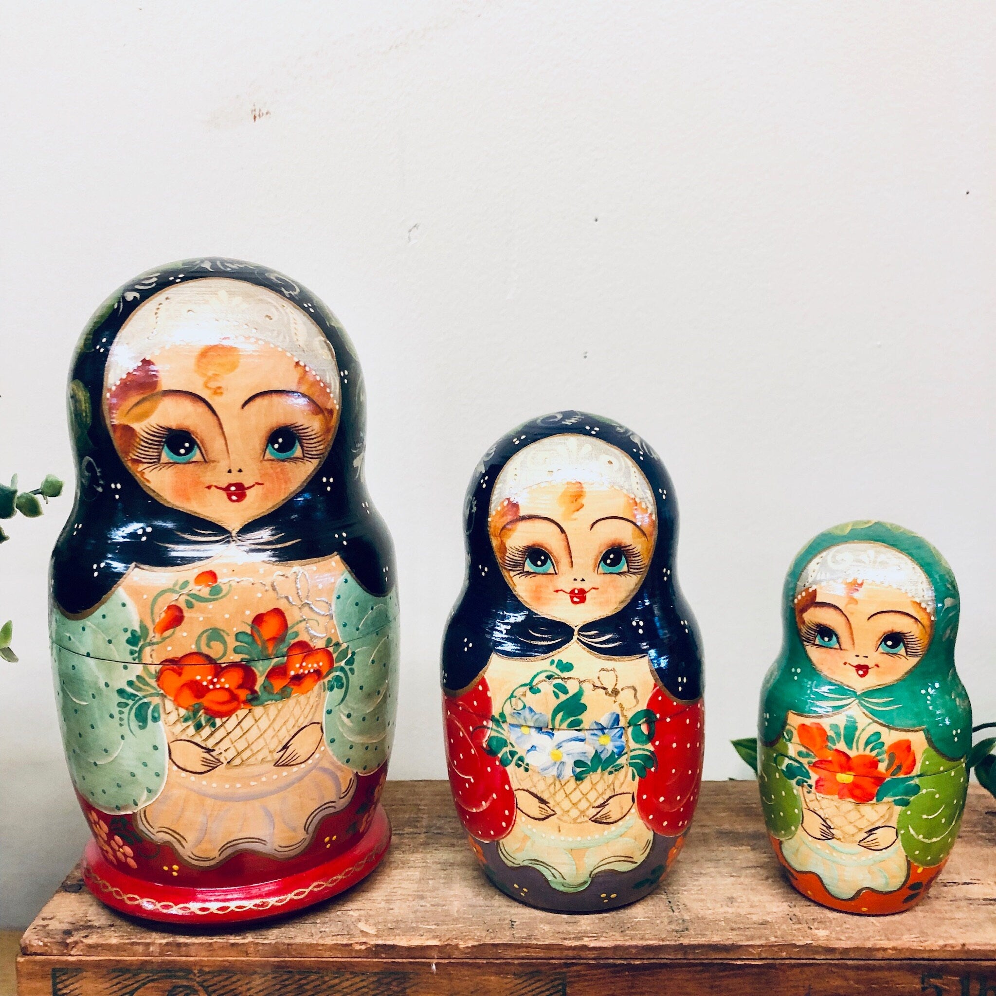 Russian Nesting Dolls, Set of 7 Nesting Dolls, Matryoshka Dolls, Signed Nesting Dolls, Hand Painted Doll, Vintage Toy, Collectible Toy