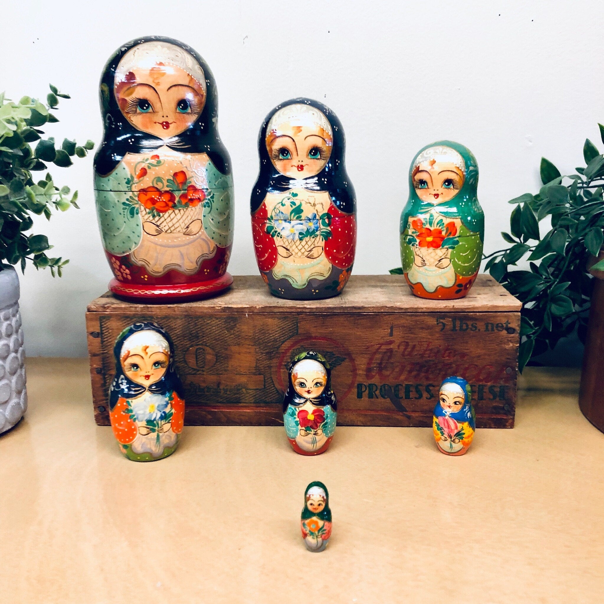 Russian Nesting Dolls, Set of 7 Nesting Dolls, Matryoshka Dolls, Signed Nesting Dolls, Hand Painted Doll, Vintage Toy, Collectible Toy