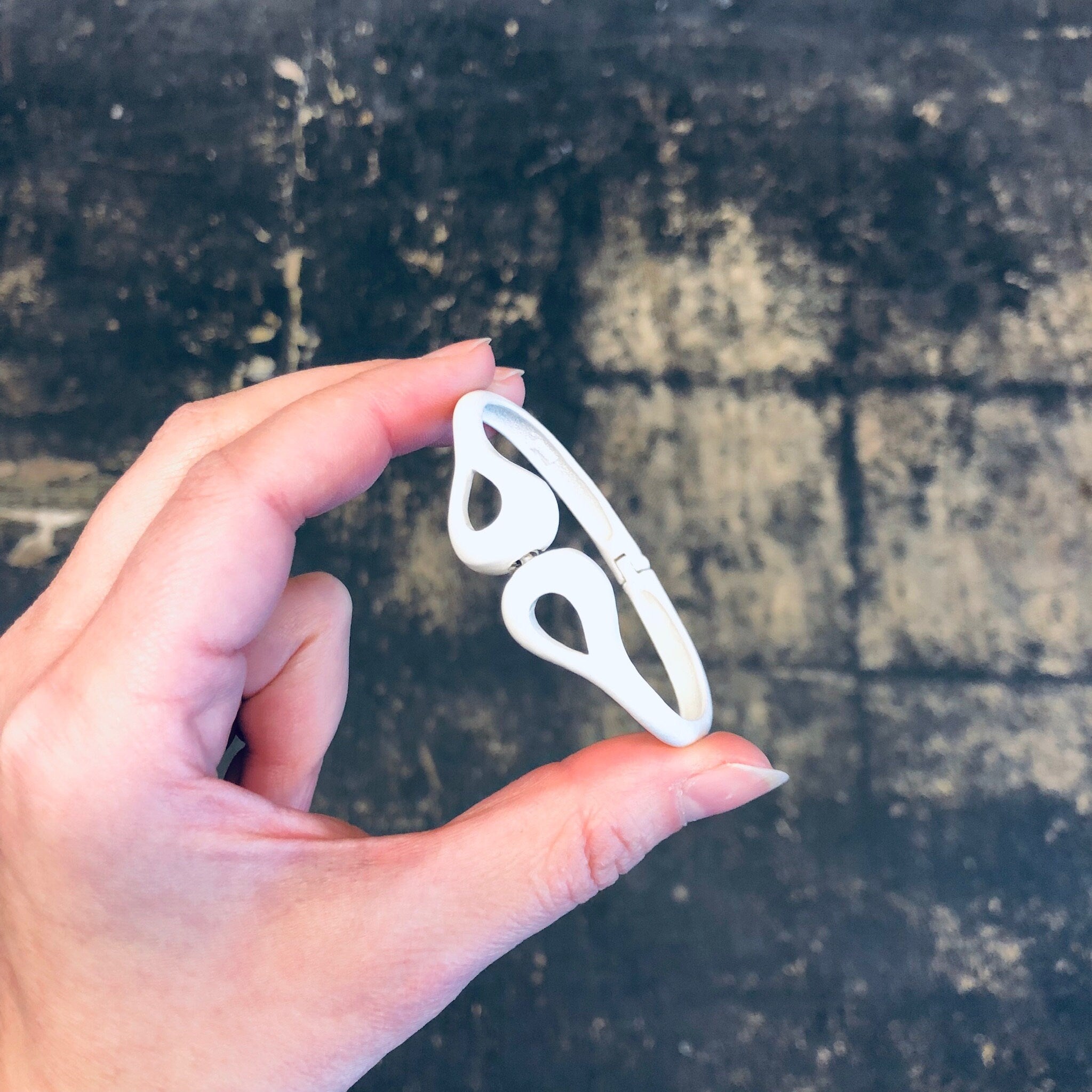 Vintage Vendome Bracelet, White Bracelet, Vendome Jewelry, Bangle Bracelet, Costume Jewelry, White Jewelry, Unique Jewelry, Cut Out Bracelet