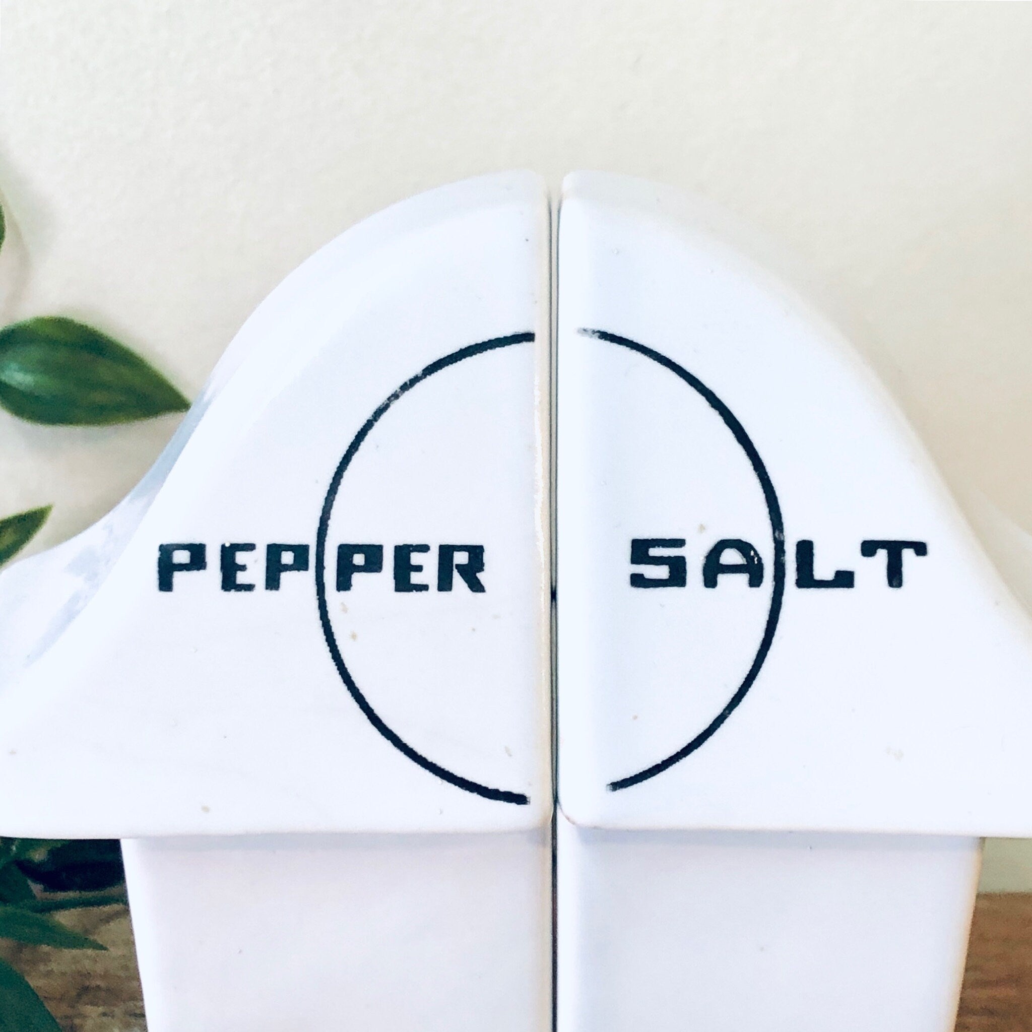 Vintage Shakers, Salt and Pepper, Retro Shakers, Unique Salt Shaker, Vintage Home Decor, Retro Decor, White Shakers, Unique Decor, Ceramic