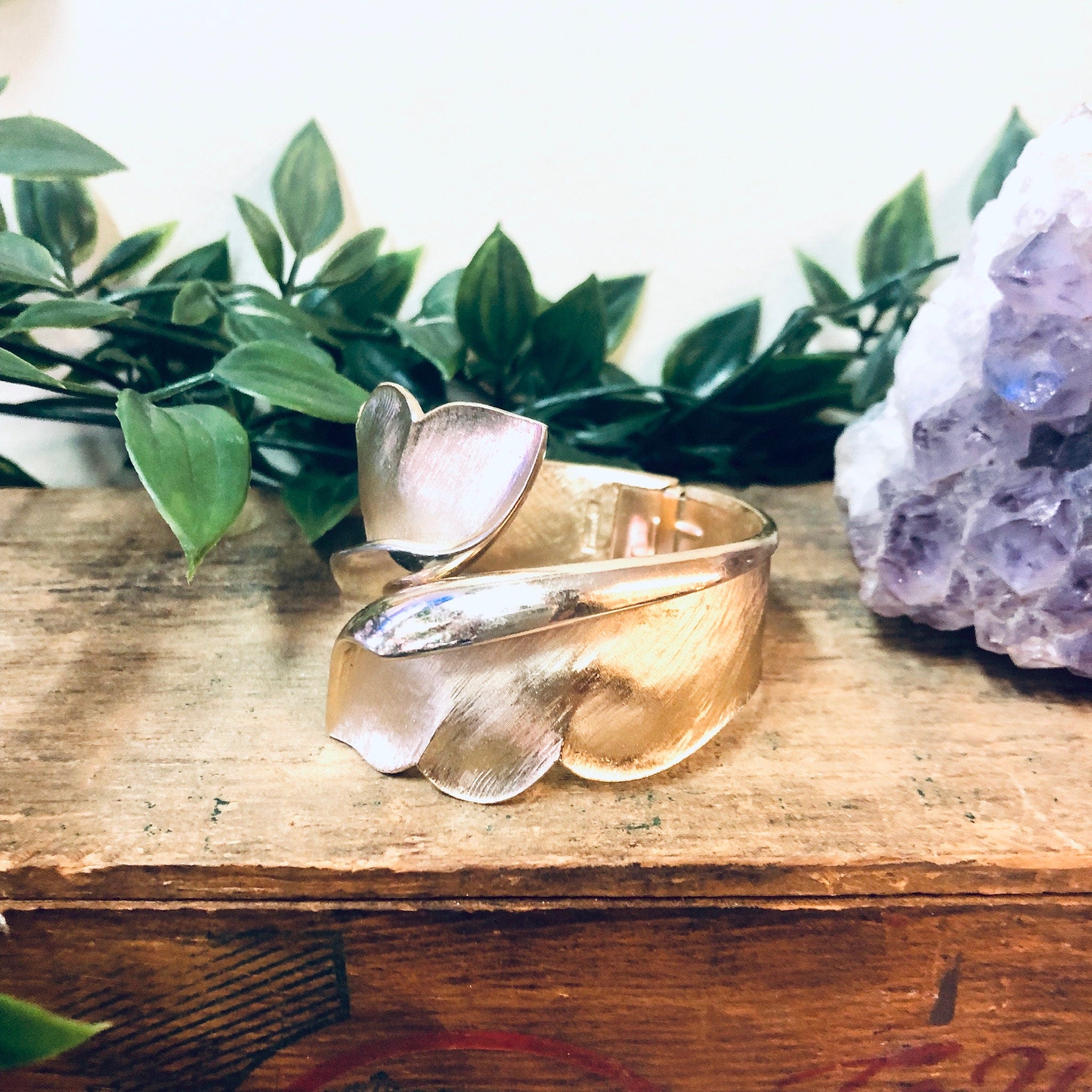 Vintage Bracelet, Trifari Bracelet, Cuff Bracelet, Hinged Cuff, Vintage Jewelry, Gold Toned Cuff, Gold Toned Jewelry, Small Bracelet, Leaf