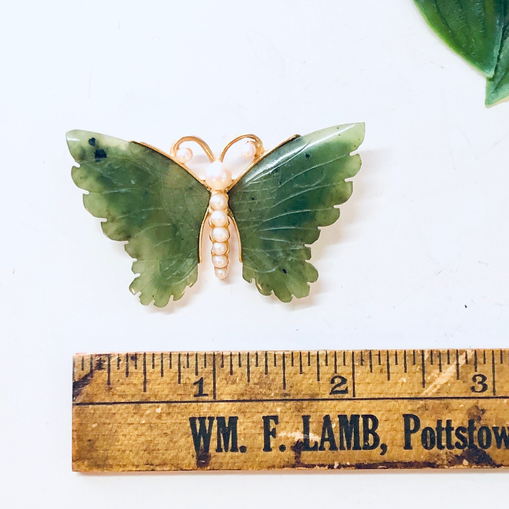 Vintage Brooch, Butterfly Brooch, Gold Toned Brooch, Butterfly Jewelry, Vintage Jewelry, Faux Pearl Brooch, Green Jade, Jade Jewelry, Pin