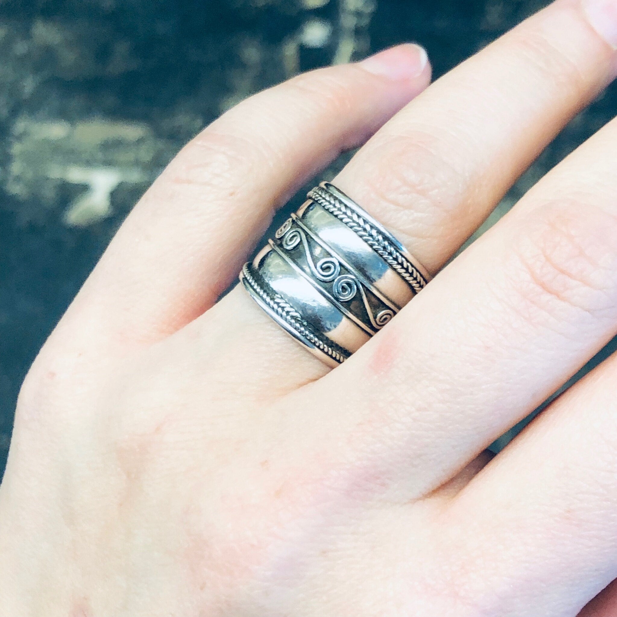 Vintage silver swirl design band ring on hand, thick statement ring, simple jewelry, 925 sterling silver ring for wife
