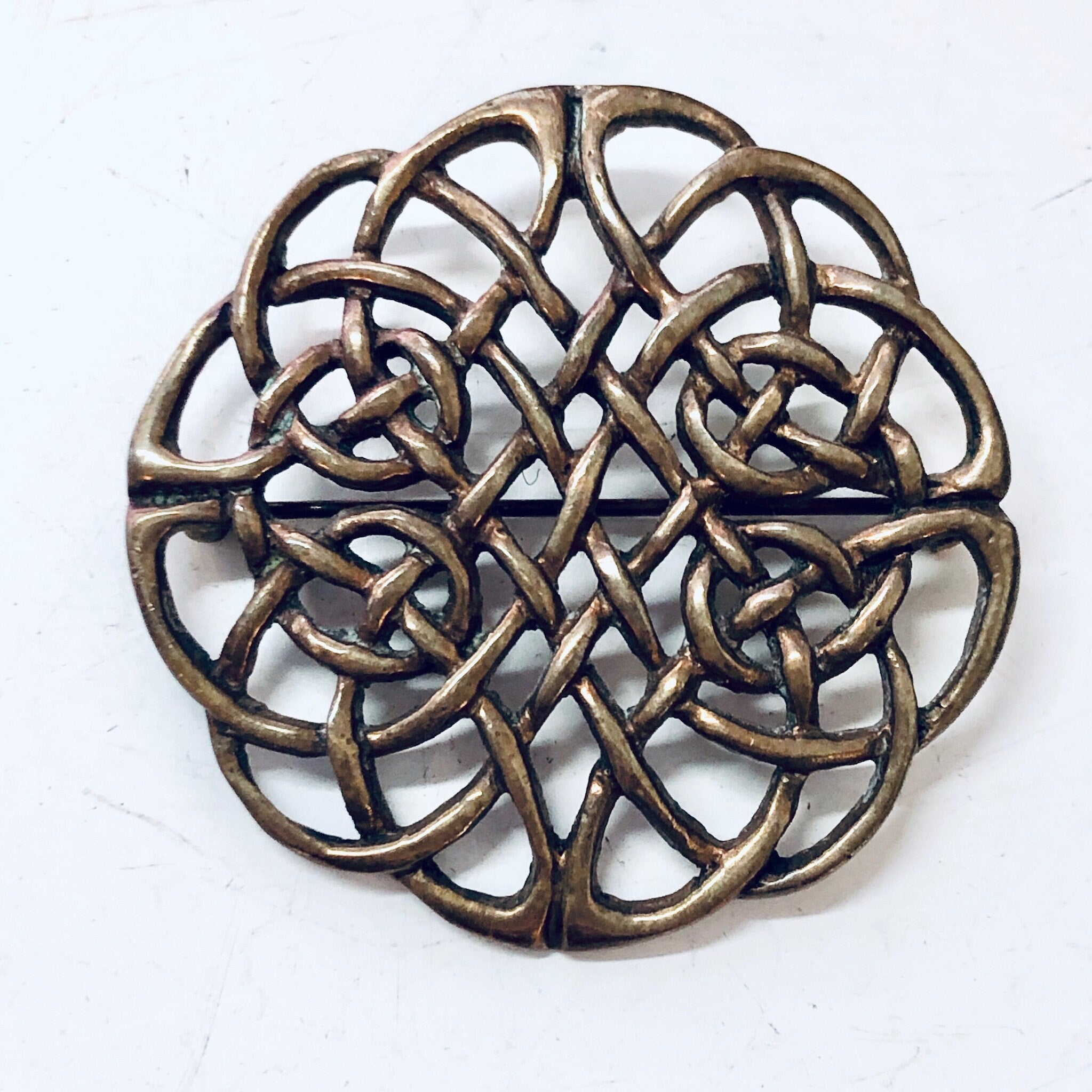 Vintage Brooch, Gold Toned Brooch, Celtic Style Pin, Vintage Pin, Vintage Jewelry, Round Brooch, Brass Toned Brooch, Celtic Knot, Unique Pin