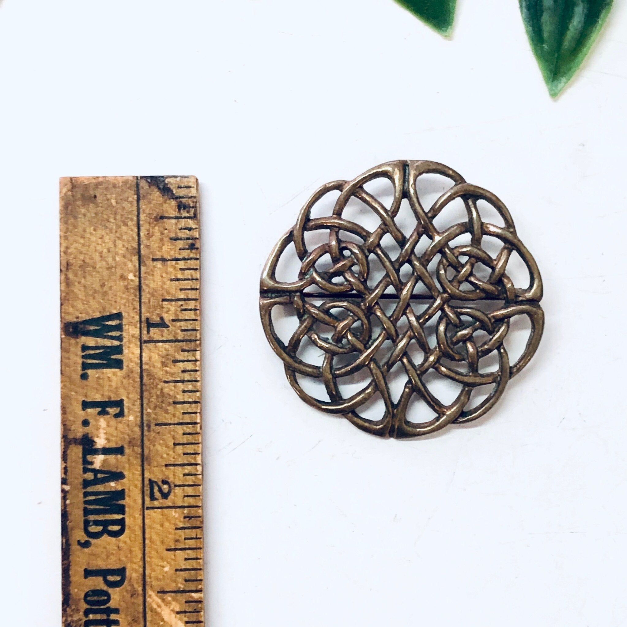 Vintage Brooch, Gold Toned Brooch, Celtic Style Pin, Vintage Pin, Vintage Jewelry, Round Brooch, Brass Toned Brooch, Celtic Knot, Unique Pin