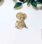 Vintage Lion Brooch, Gold Toned Brooch, Vintage Jewelry, Vintage Pin, Lion Jewelry, Animal Brooch, Green Gemstones, Unique Jewelry, Gold