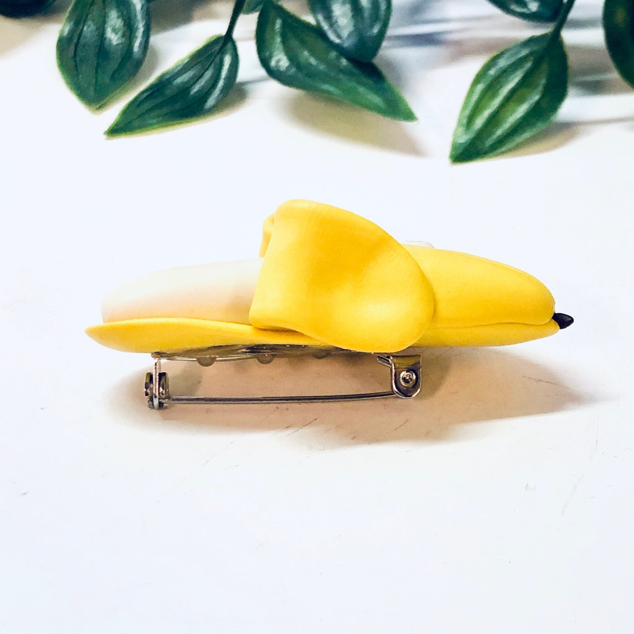 Vintage Brooch, Banana Pin, Yellow Brooch, Vintage Jewelry, Fruit Jewelry, Funky Pin, Unique jewelry, Fruit Pin, Bright Yellow Pin, Banana