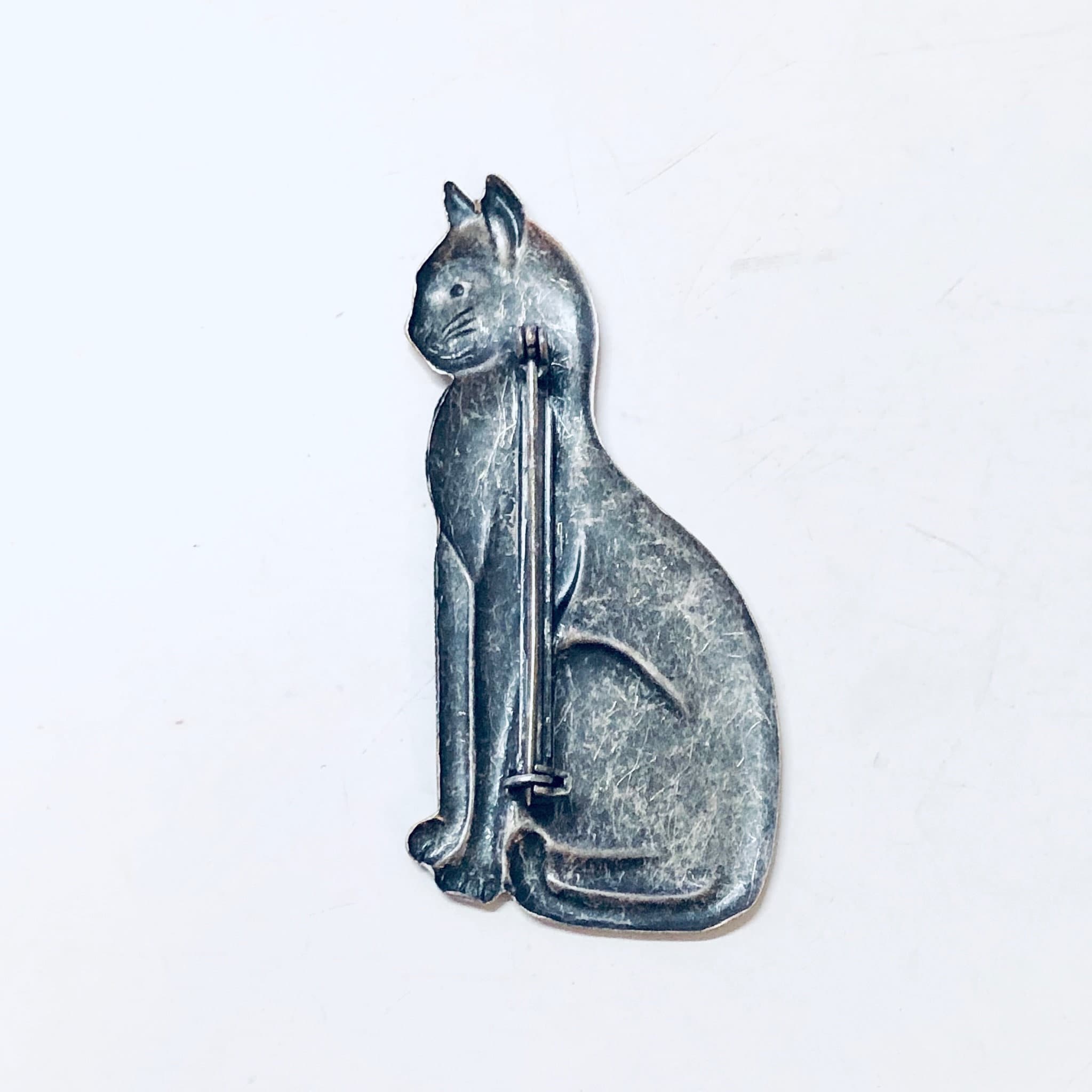 Vintage Brooch, Cat Pin, Cat Jewelry, Kitty Cat, Silver Toned Brooch, Vintage Pin, Vintage Jewelry, Animal Jewelry, Long Pin, Sitting Cat