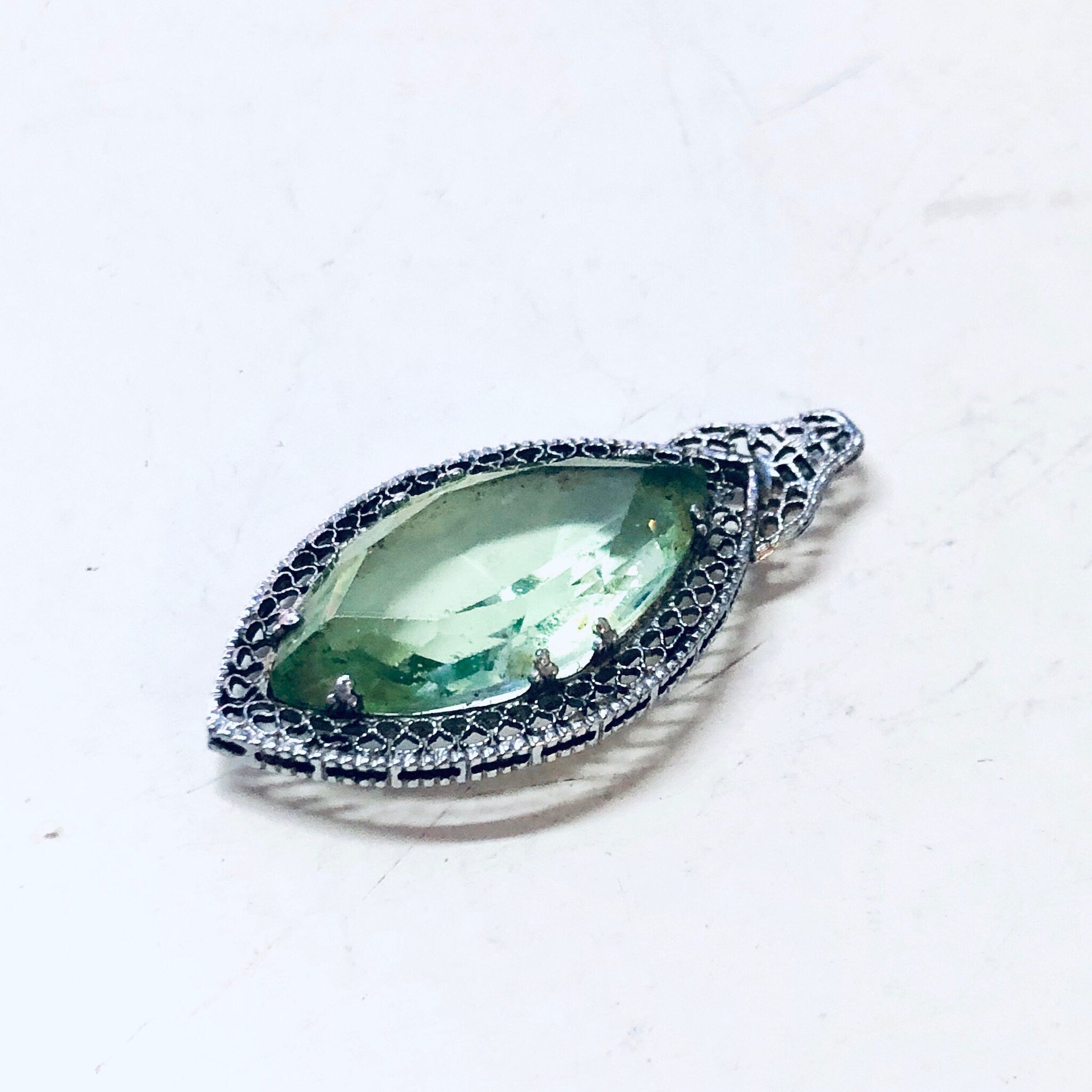 Vintage Pendant, Silver Pendant, Peridot Jewelry, Birthstone Pendant, Silver Filagree, Delicate Jewelry, Vintage Jewelry, Green Necklace