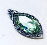 Vintage Pendant, Silver Pendant, Peridot Jewelry, Birthstone Pendant, Silver Filagree, Delicate Jewelry, Vintage Jewelry, Green Necklace