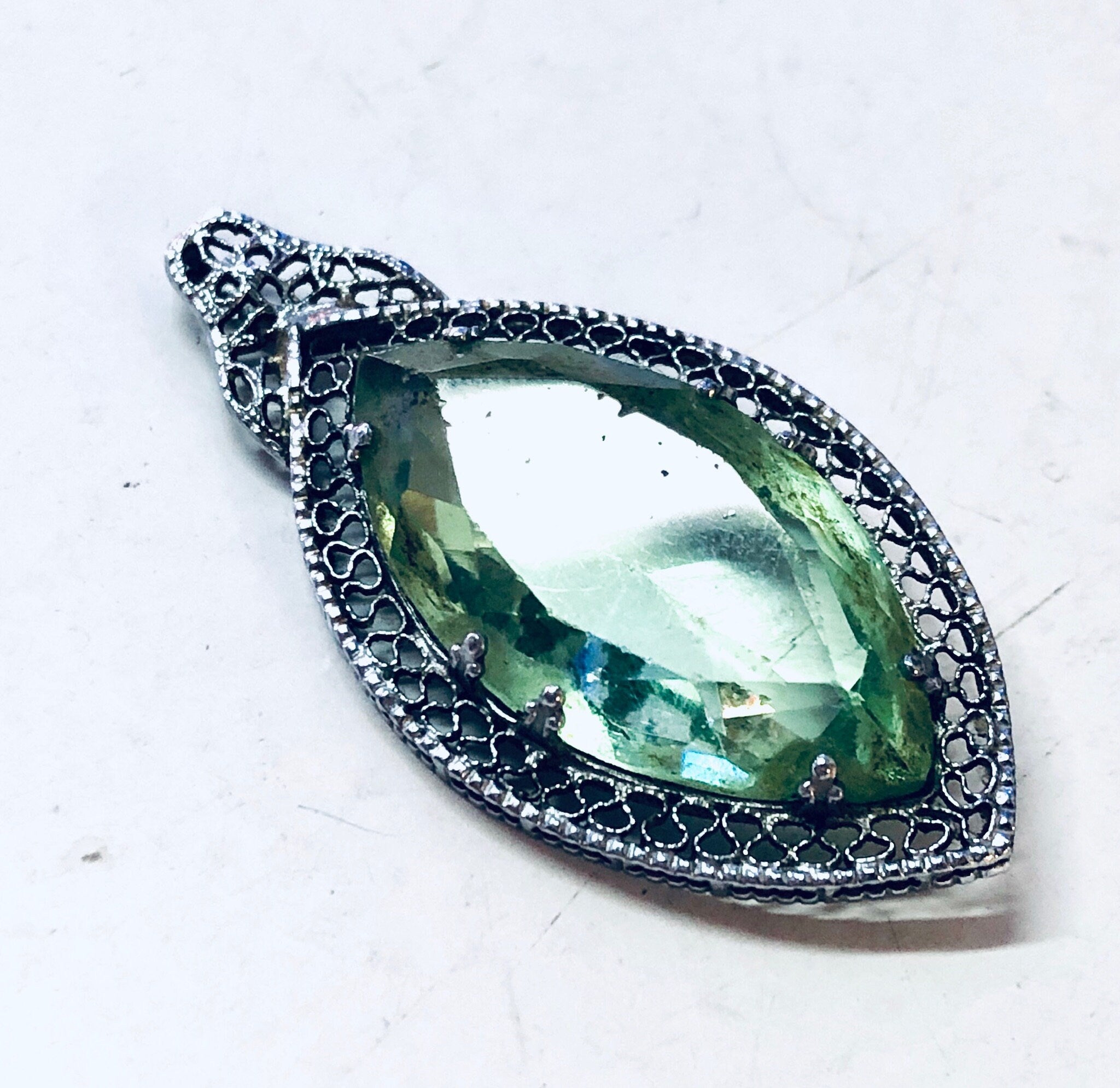 Vintage Pendant, Silver Pendant, Peridot Jewelry, Birthstone Pendant, Silver Filagree, Delicate Jewelry, Vintage Jewelry, Green Necklace