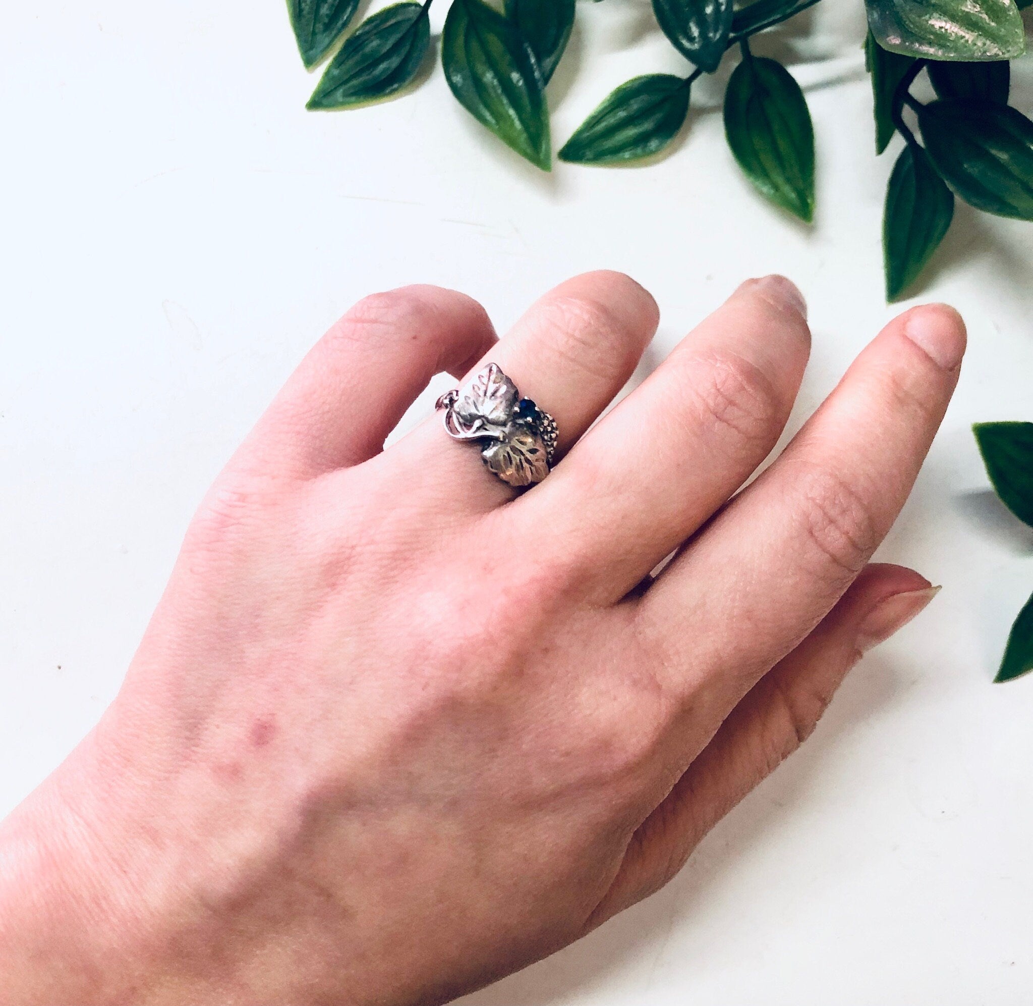 Vintage Silver Ring, Blue Gemstone, Leaf Ring, Anniversary Gift, Silver and Blue, Etched Silver, Birthstone Ring, Vintage Jewelry, 925 Ring
