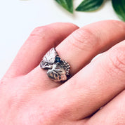Vintage Silver Ring, Blue Gemstone, Leaf Ring, Anniversary Gift, Silver and Blue, Etched Silver, Birthstone Ring, Vintage Jewelry, 925 Ring