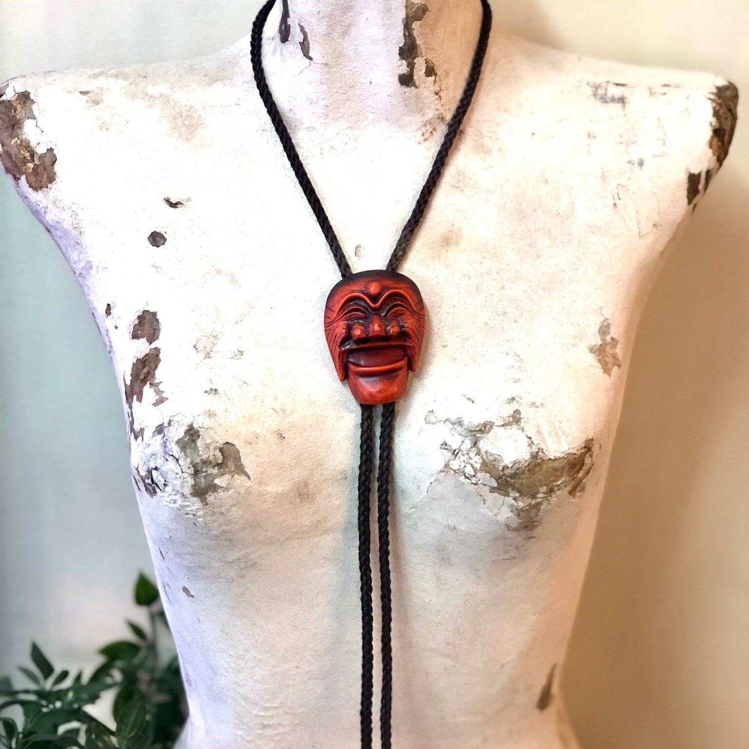 Japanese Bolo Tie, Bolo Tie, Red Carved Head, Wood Carved Head, Rope Bolo Tie, Unique Bolo Tie, Vintage Accessories, Laughing Face Tie, Red
