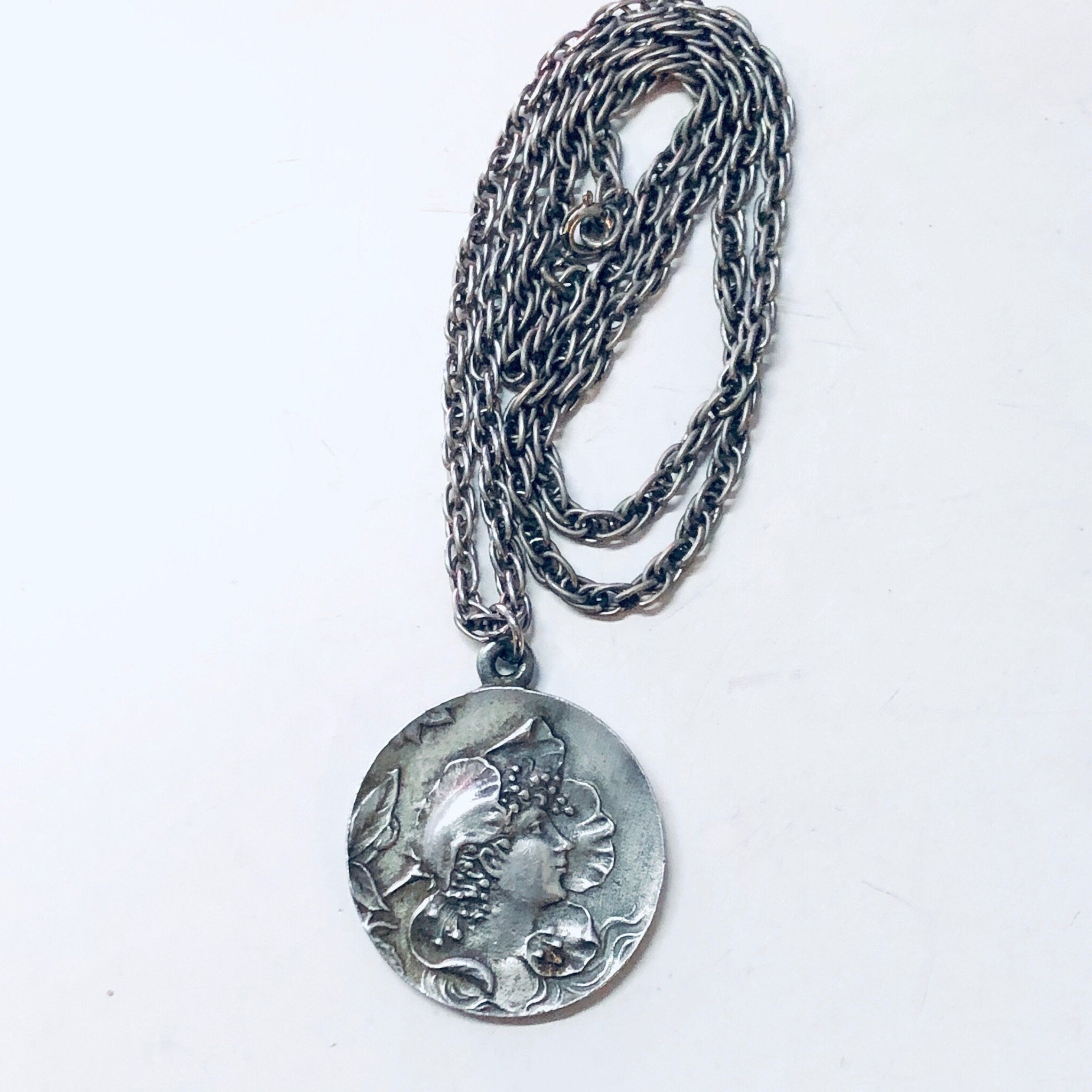 Vintage Necklace, Pewter Necklace, Art Nouveau Pendant, Pewter Jewelry, Vintage Jewelry, Lady Face Pendant, Circle Pendant, Simple Jewelry