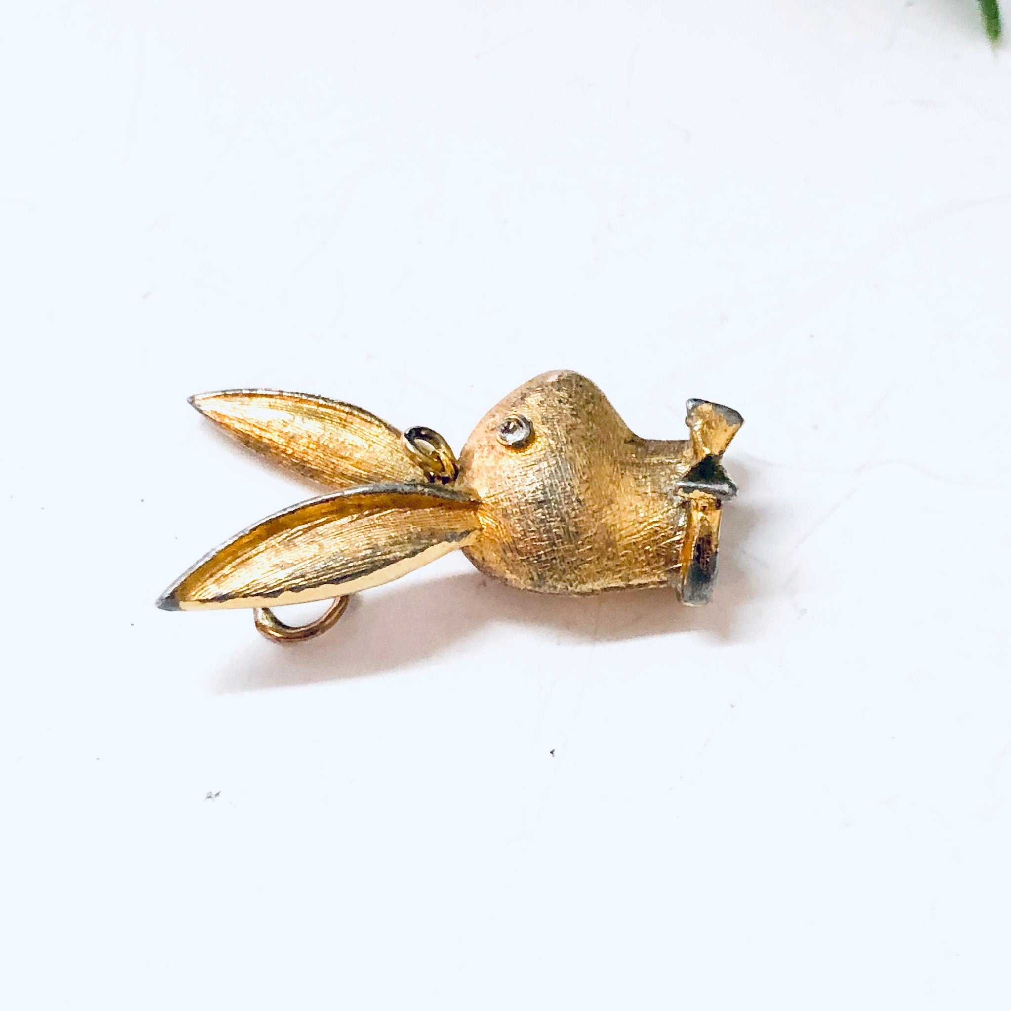 Vintage gold-toned Playboy bunny rabbit dangle pendant charm necklace