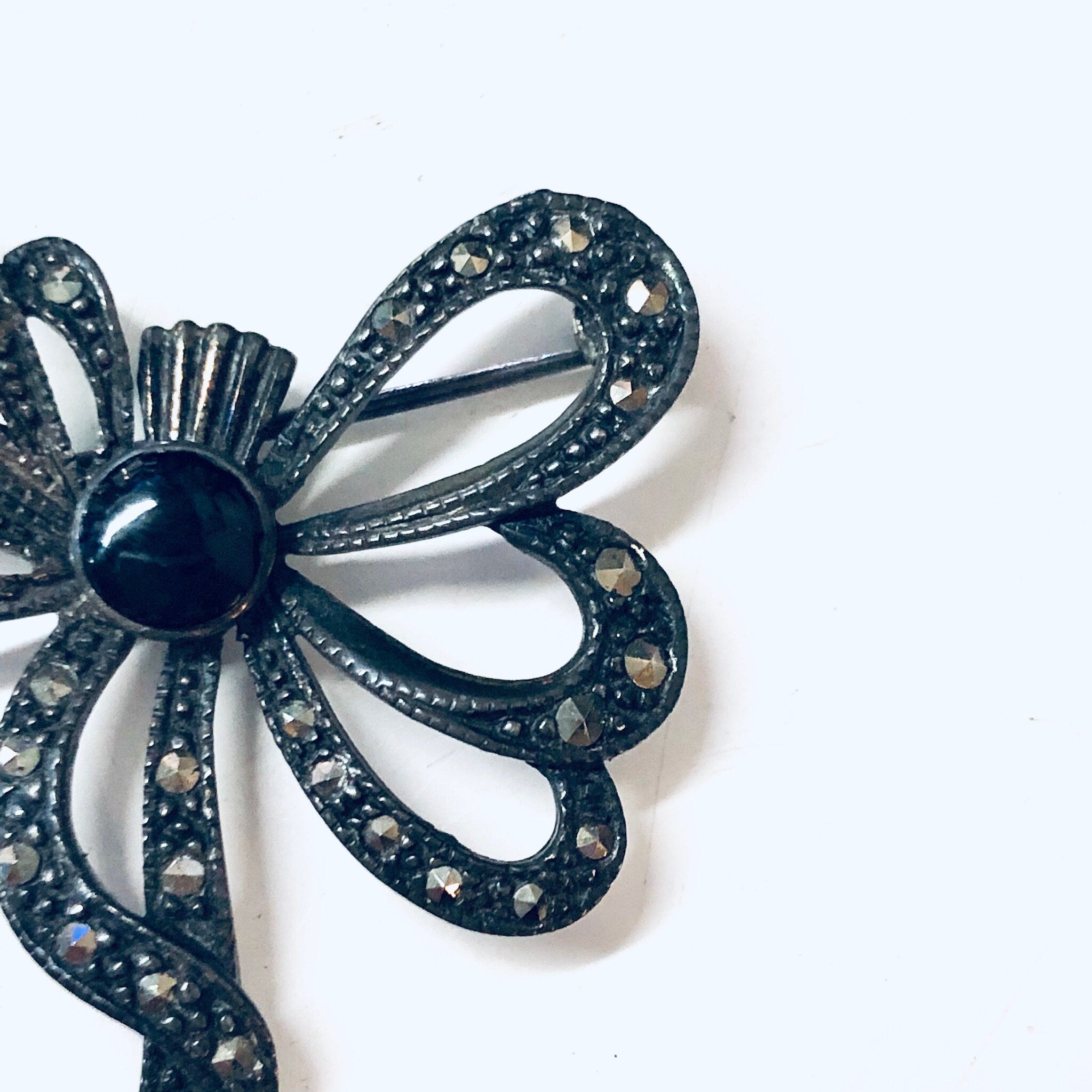 Vintage Silver Brooch, Bow Shaped Brooch, Vintage Pin, Vintage jewelry, Onyx Brooch, Marcasite Jewelry, Abstract Bow Design, Ribbon Pin, 925