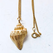 Vintage Necklace, Gold Toned Necklace, Conch Shell, Shell Necklace, Shell Pendant, Beach Lover, Vintage Jewelry, Thin Chain, Shell Pendant