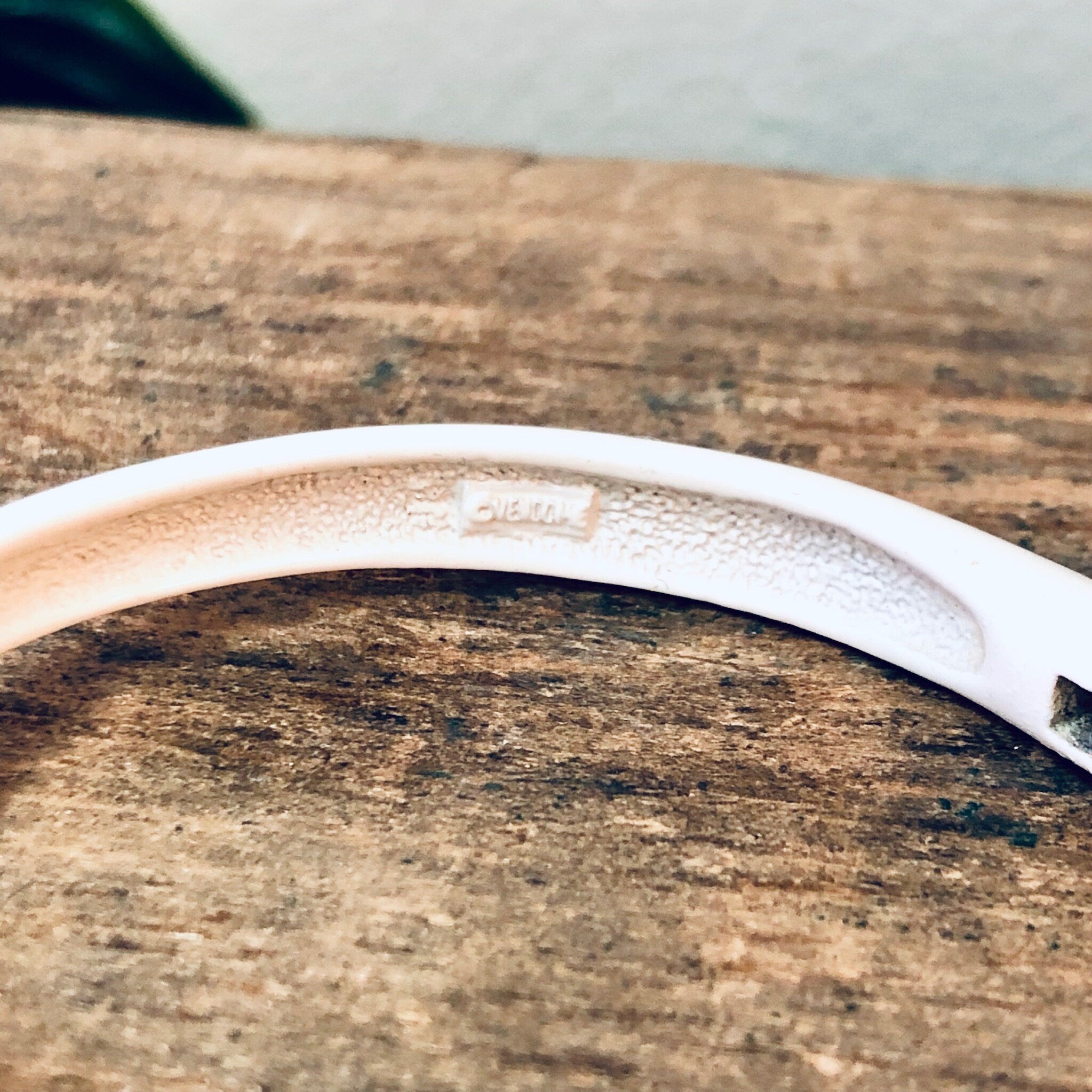 Vintage Vendome Bracelet, White Bracelet, Vendome Jewelry, Bangle Bracelet, Costume Jewelry, White Jewelry, Unique Jewelry, Cut Out Bracelet