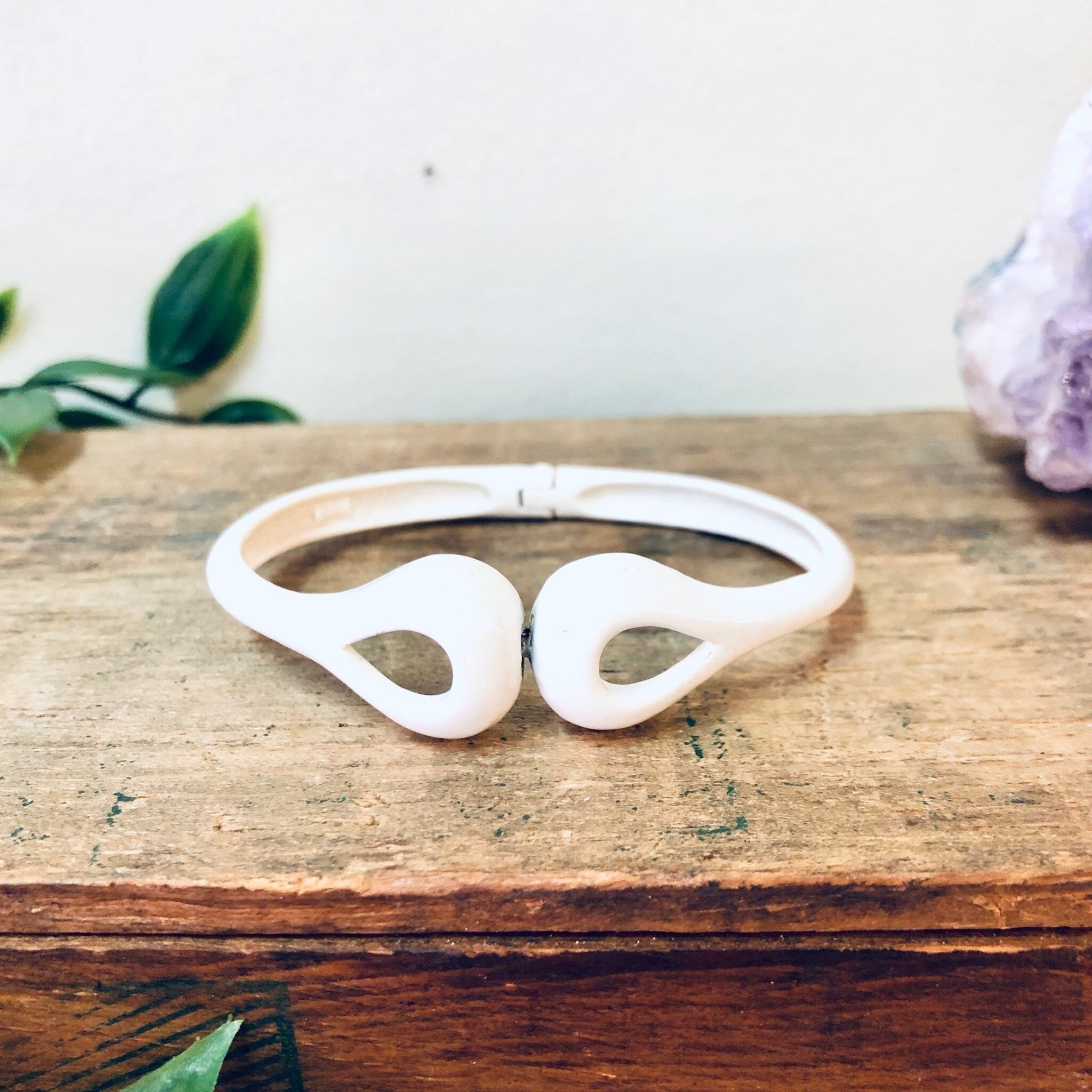 Vintage Vendome Bracelet, White Bracelet, Vendome Jewelry, Bangle Bracelet, Costume Jewelry, White Jewelry, Unique Jewelry, Cut Out Bracelet