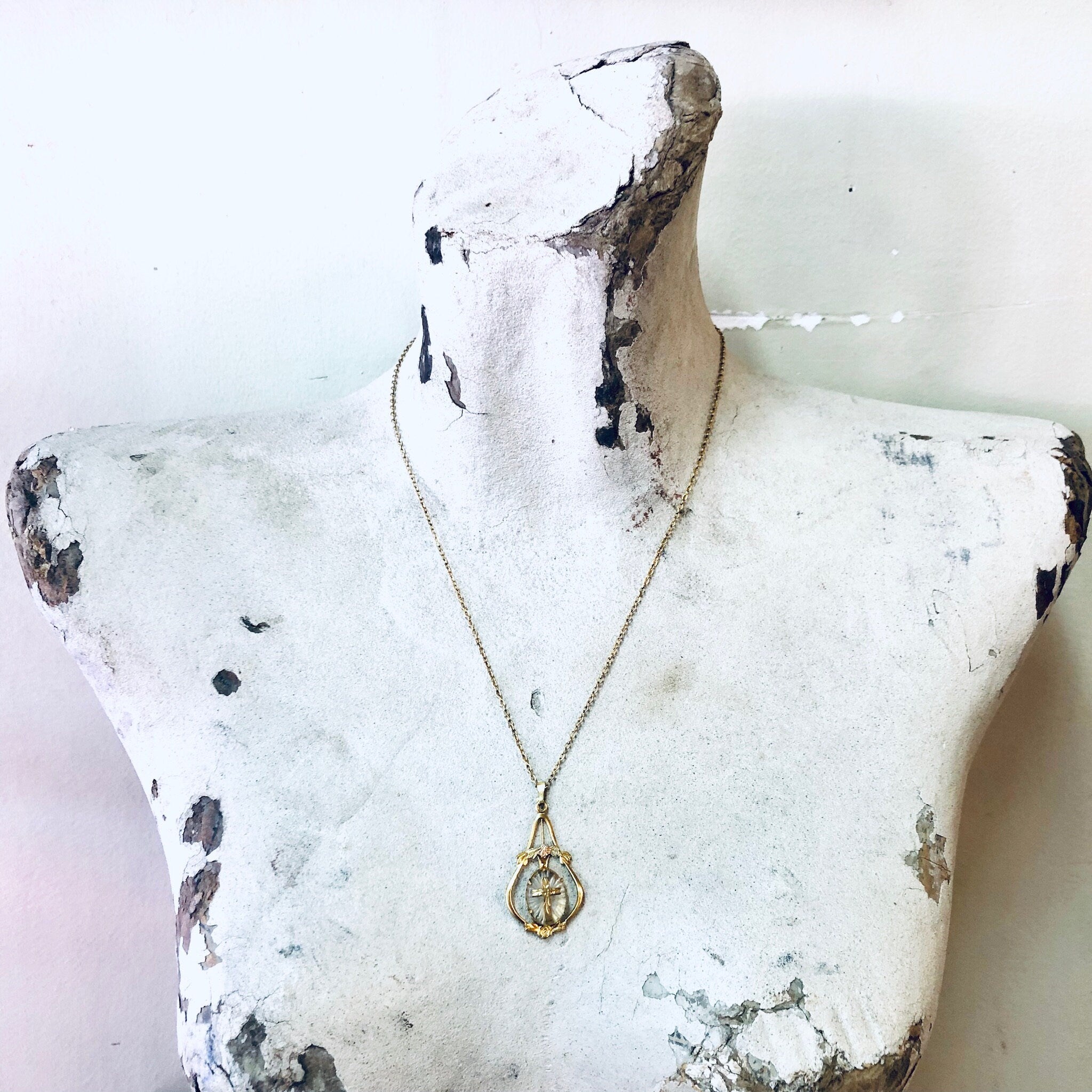 Vintage Necklace, Gold Necklace, Gold Toned Jewelry, Religious Jewelry, Religious Pendant, Cross Pendant, Unique Jewelry, Gold Filled, Chain