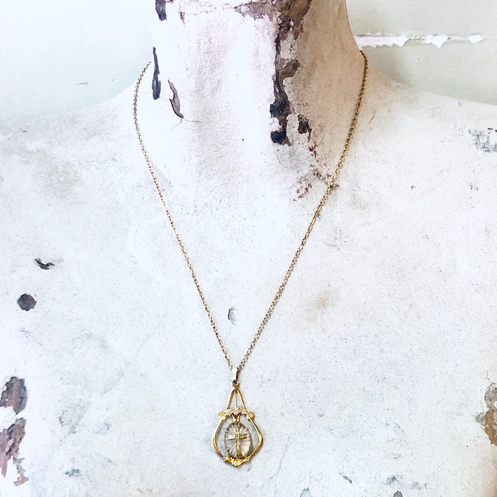 Vintage Necklace, Gold Necklace, Gold Toned Jewelry, Religious Jewelry, Religious Pendant, Cross Pendant, Unique Jewelry, Gold Filled, Chain