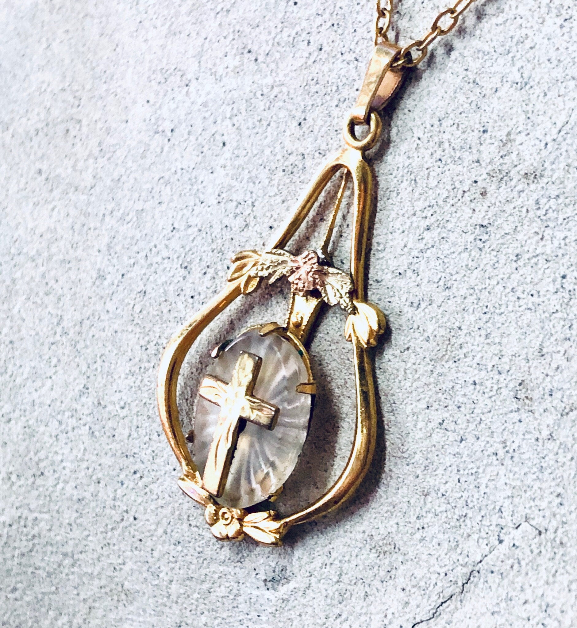 Vintage Necklace, Gold Necklace, Gold Toned Jewelry, Religious Jewelry, Religious Pendant, Cross Pendant, Unique Jewelry, Gold Filled, Chain