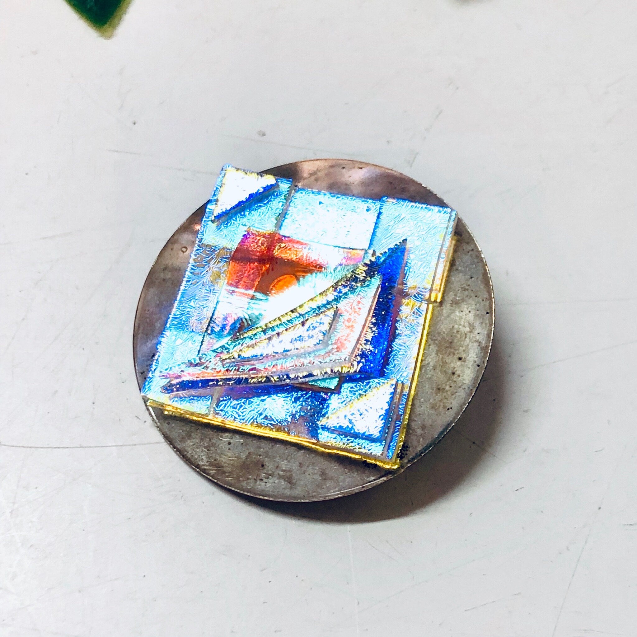 Vintage Brooch, Costume Jewelry, Iridescent Brooch, Silver and White, 80s jewelry, 1980s Fashion, Round Brooch, Vintage Pendant, Necklace