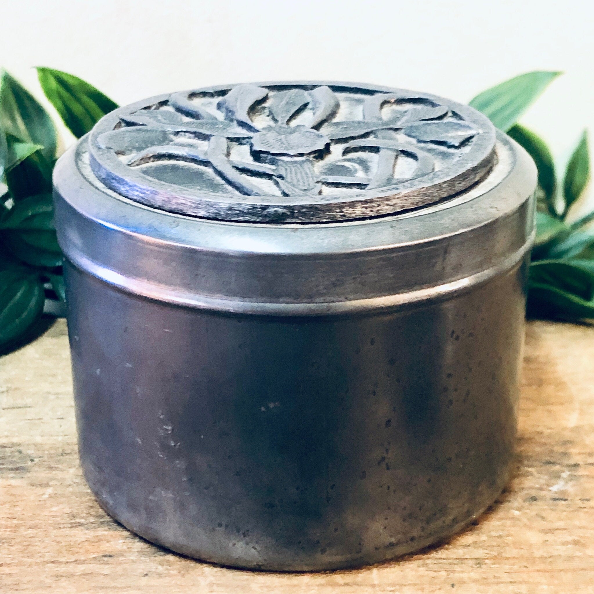 Metzke 1976 Tin, Vintage Tin, Lidded Container, Metzke Floral Tin, Floral Pewter, Pewter Box, Trinket Box, Flower Design, Vintage Home Decor