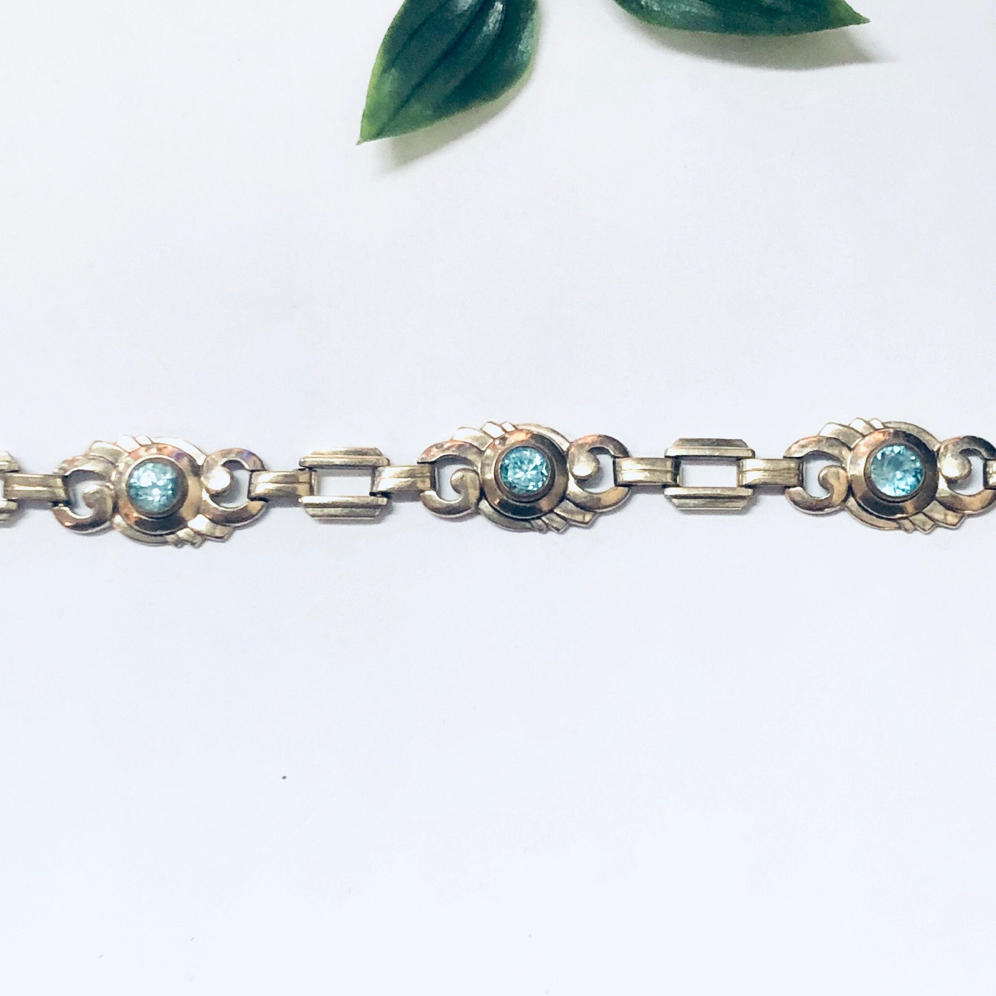 Vintage Bracelet, Link Bracelet, Costume Jewelry, Vintage Jewelry, Blue Gemstone, Blue and Gold, Gold Toned Jewelry, Unique Bracelet, Blue
