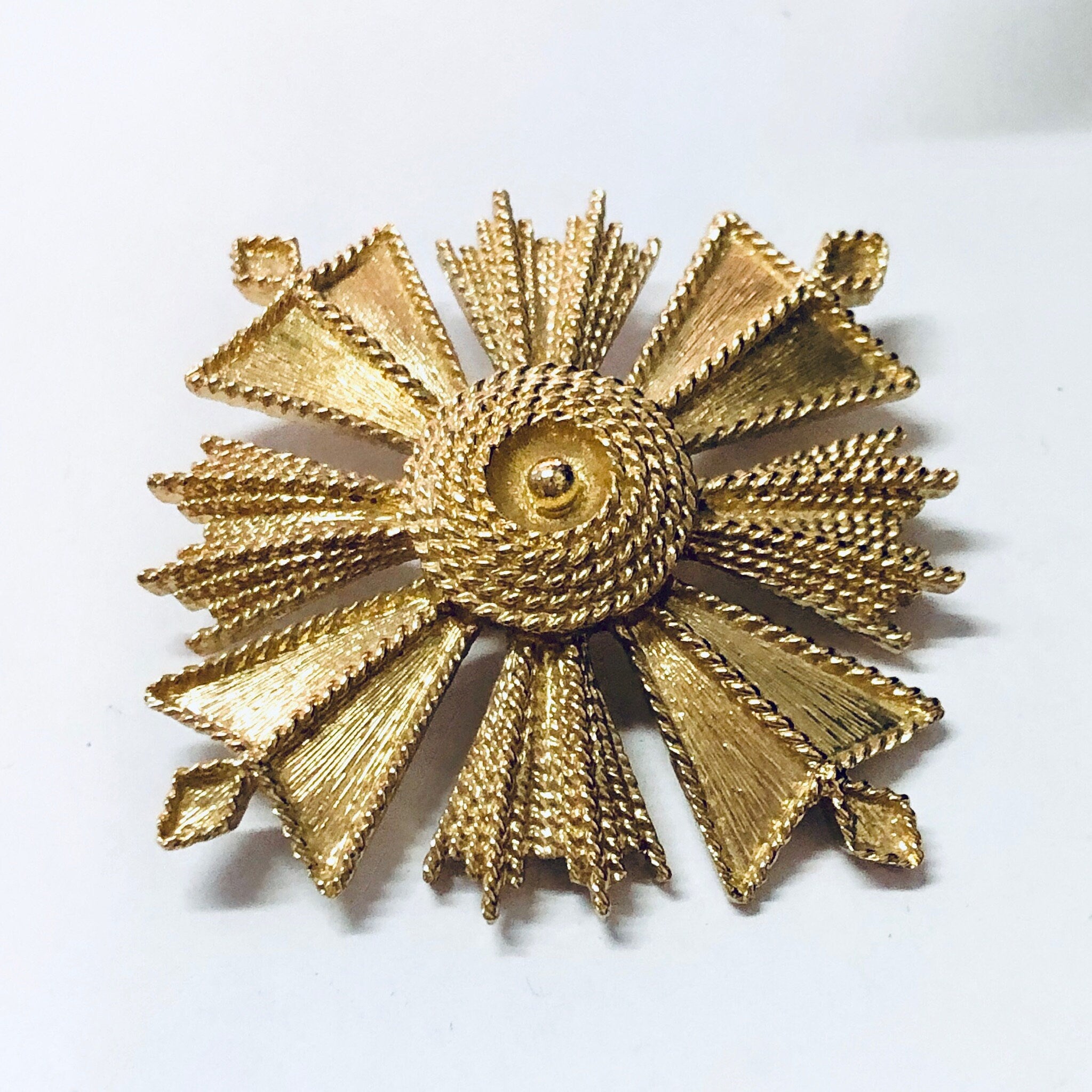 Vintage Brooch, Monet Brooch, Gold Toned Jewelry, Vintage Pin, Vintage Jewelry, Statement Jewelry, Unique Brooch, Monet Pin, Large Brooch