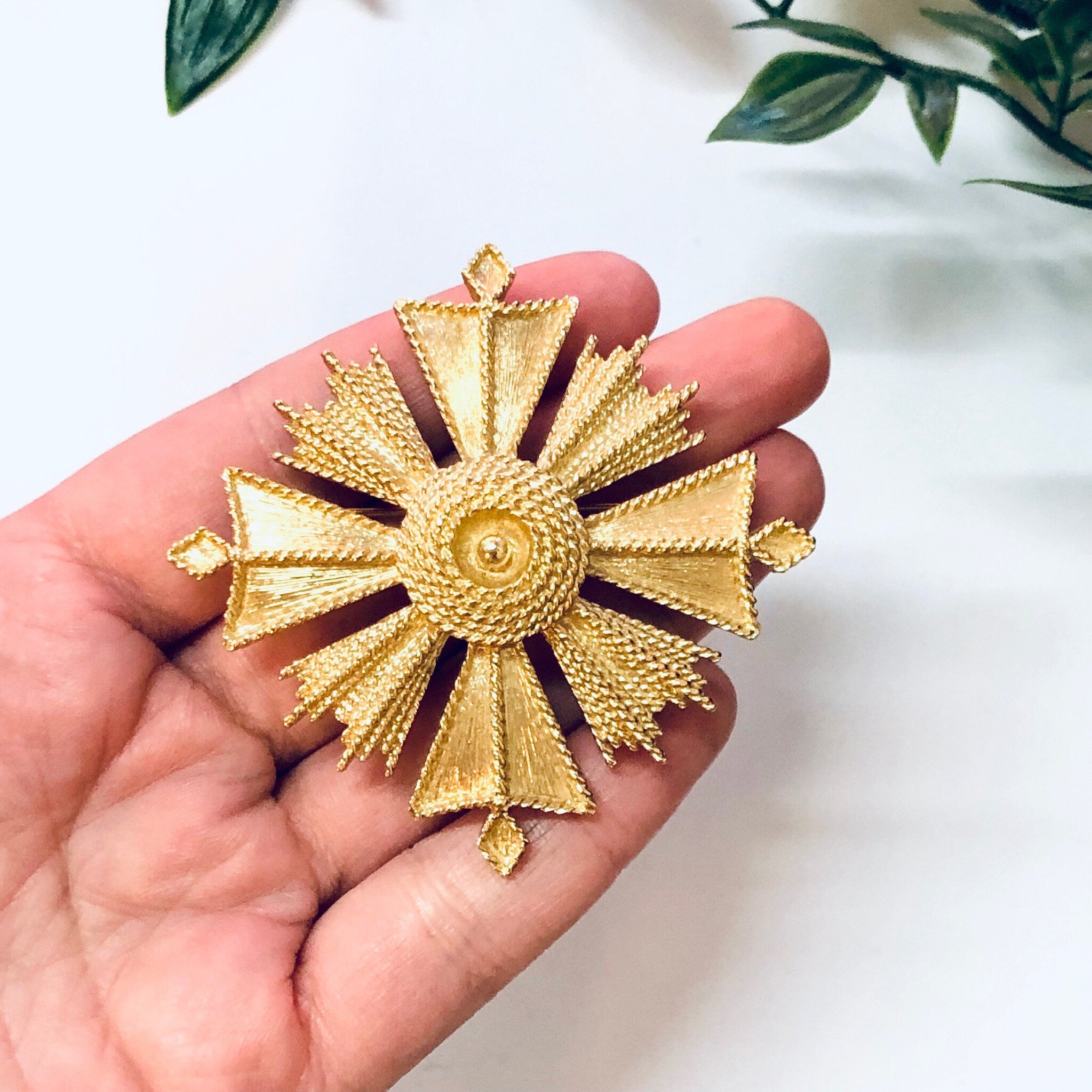 Vintage Brooch, Monet Brooch, Gold Toned Jewelry, Vintage Pin, Vintage Jewelry, Statement Jewelry, Unique Brooch, Monet Pin, Large Brooch